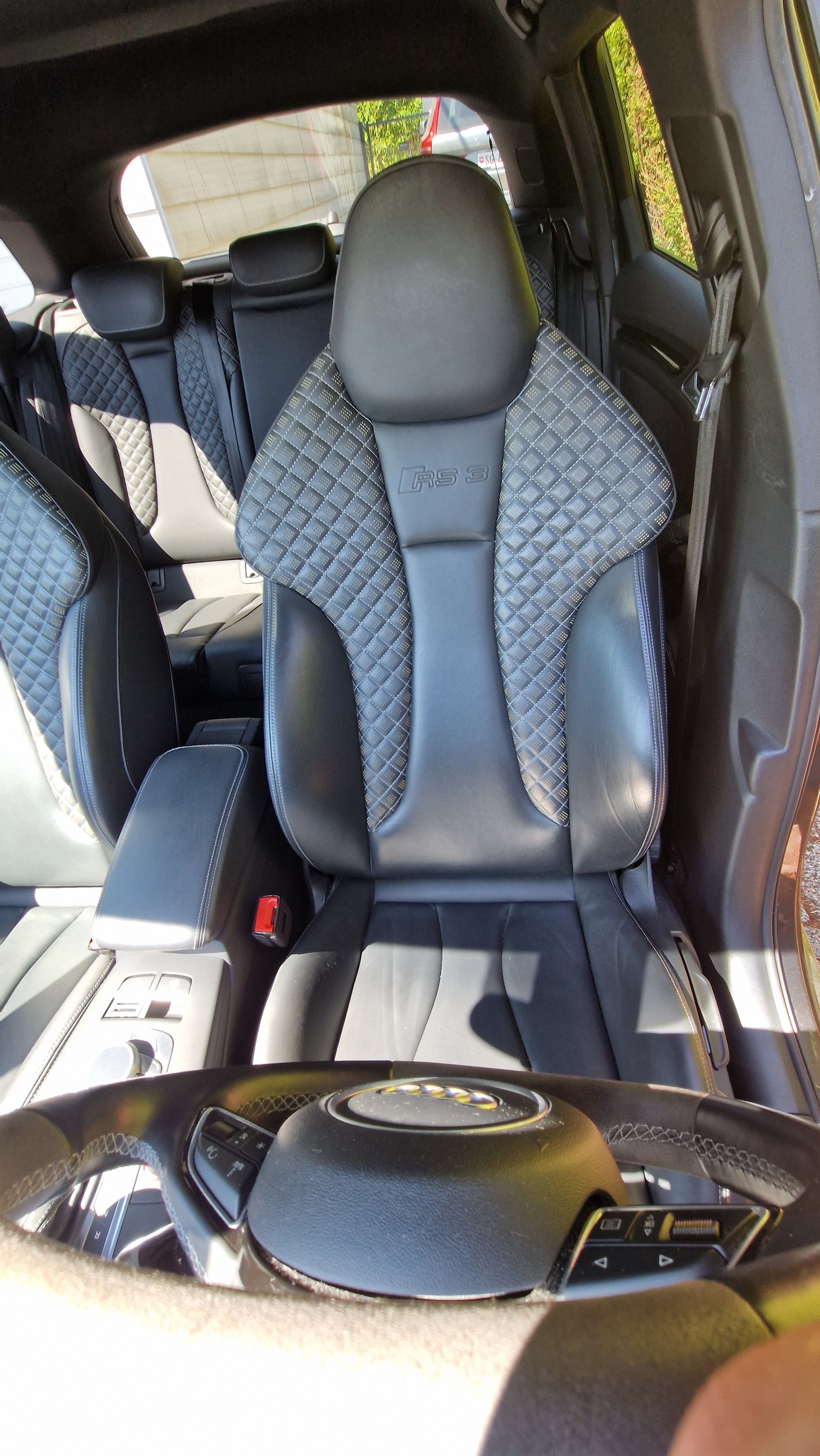 AUDI RS3 2.5 TFSI quattro S-Tronic-image-8