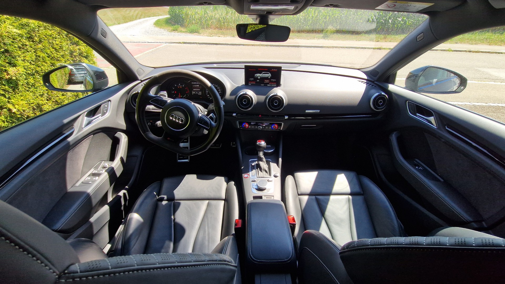 AUDI RS3 2.5 TFSI quattro S-Tronic-image-6