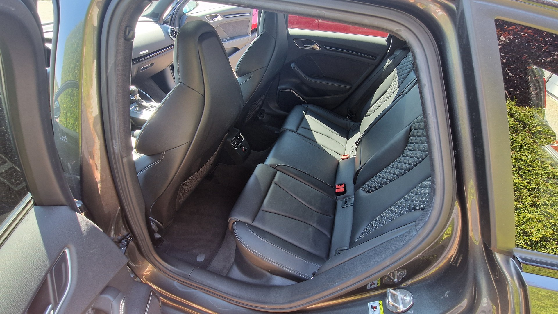AUDI RS3 2.5 TFSI quattro S-Tronic-image-10