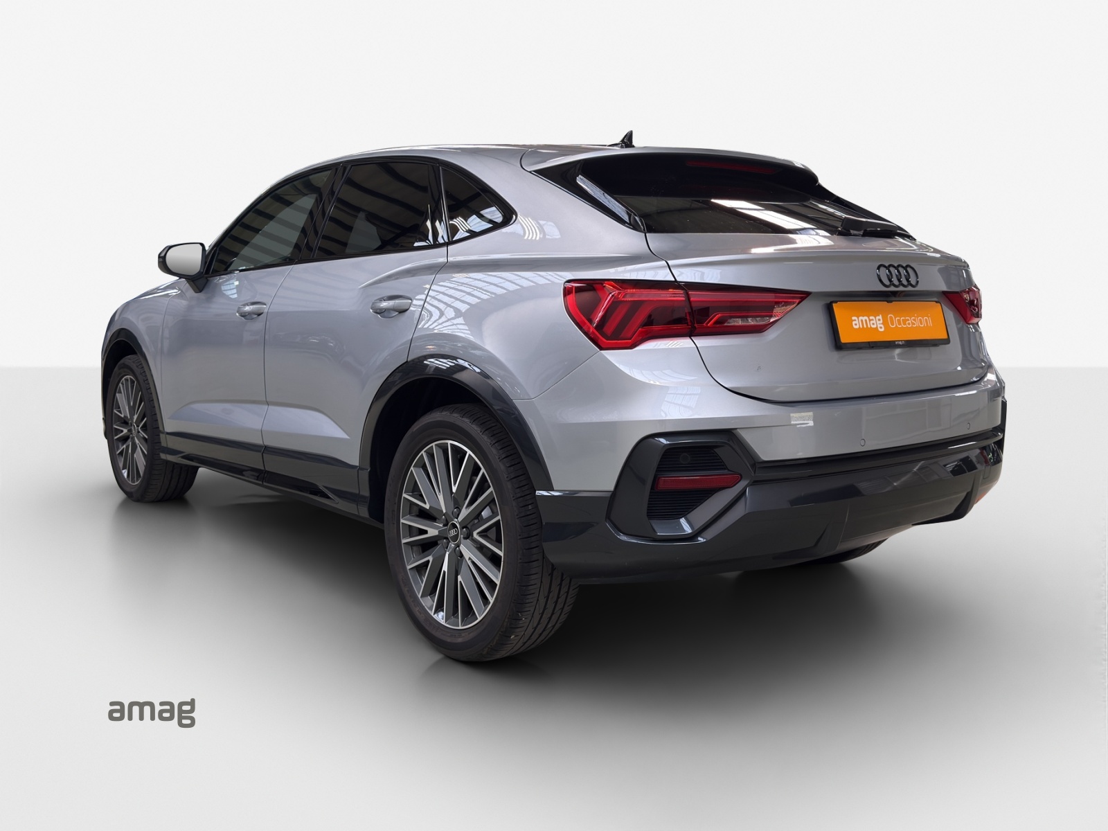 AUDI Q3 Sportback 35 TFSI Attraction S-tronic-image-2