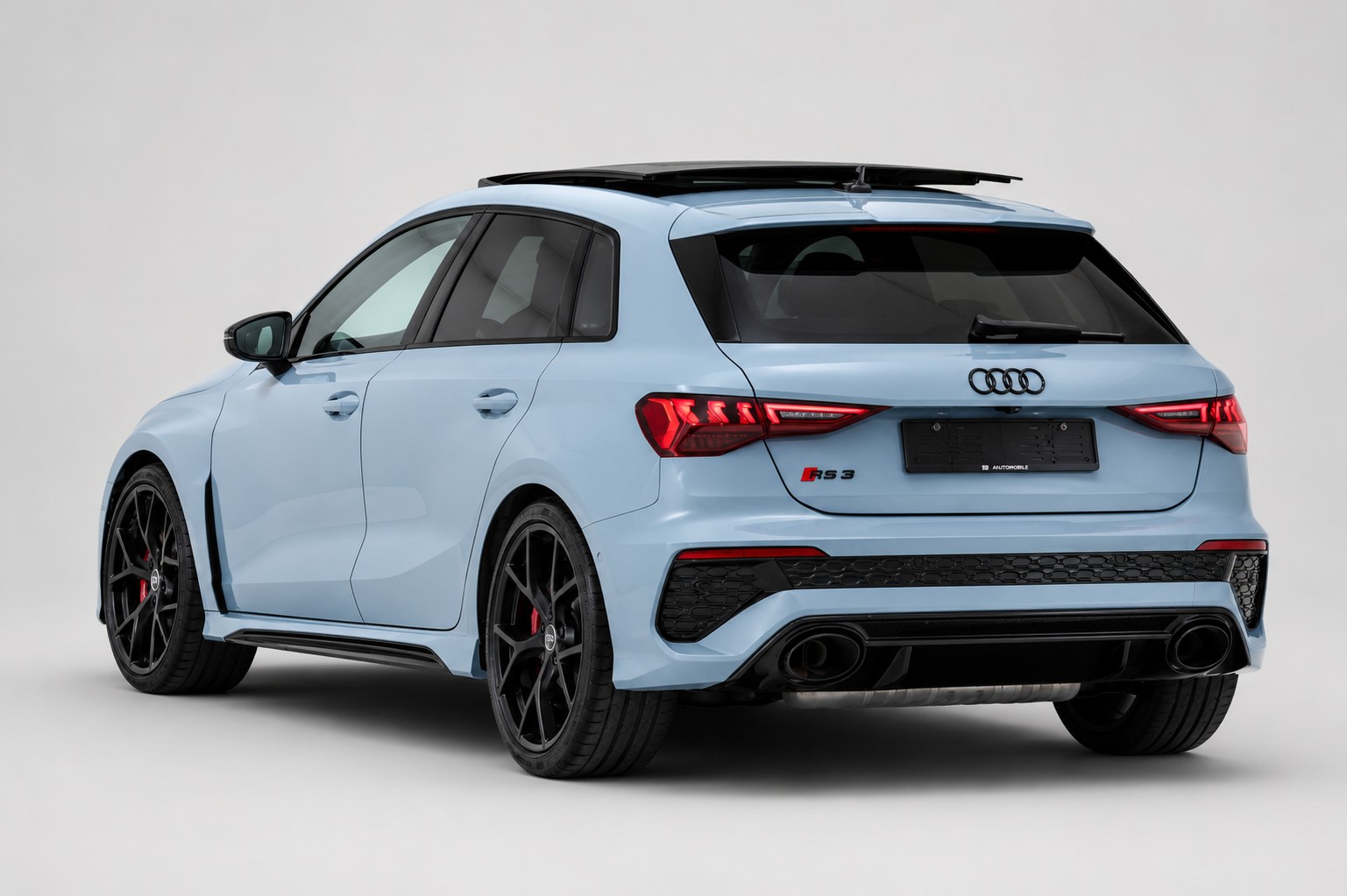 AUDI RS3 Sportback 2.5 TSI Quattro S-tronic 400PS °Spezielle Farbkombination °RS Performance Abgasanlage °Panorama-Glasdach-image-4