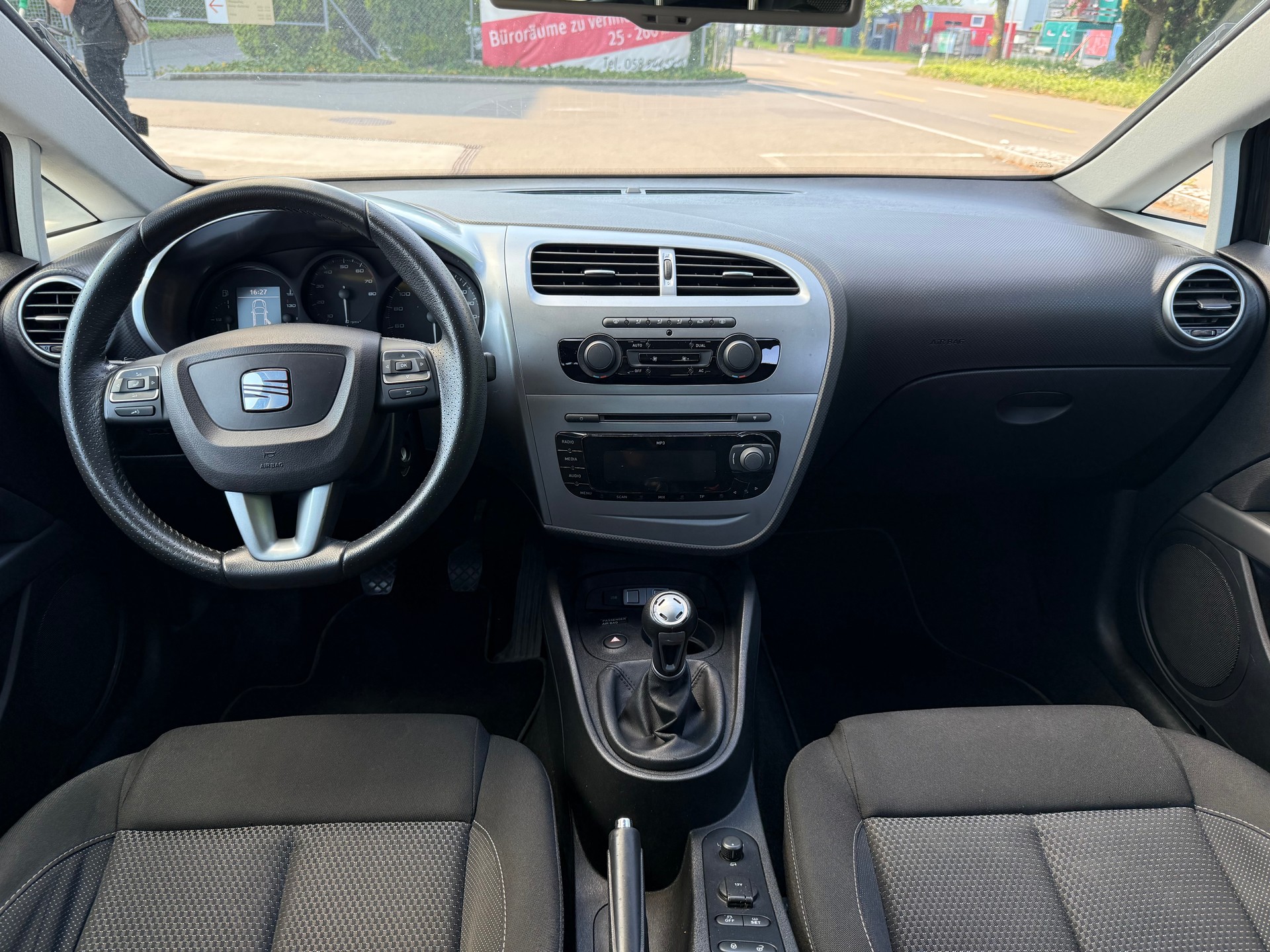 SEAT Leon 1.8 TSI Style / Frisch ab MFK / PDC / AUX / Klimaautomatik / Facelift-image-7