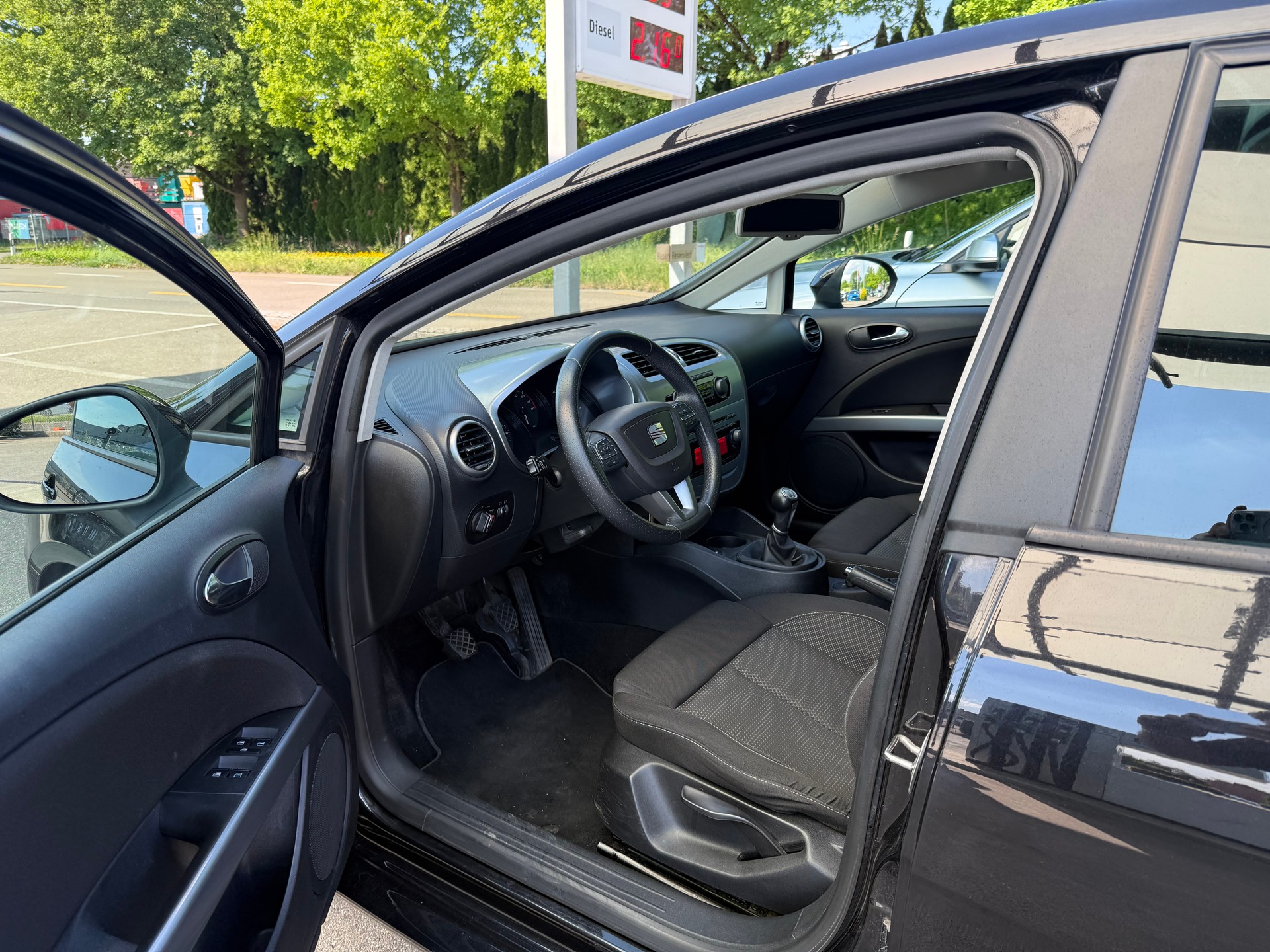 SEAT Leon 1.8 TSI Style / Frisch ab MFK / PDC / AUX / Klimaautomatik / Facelift-image-8