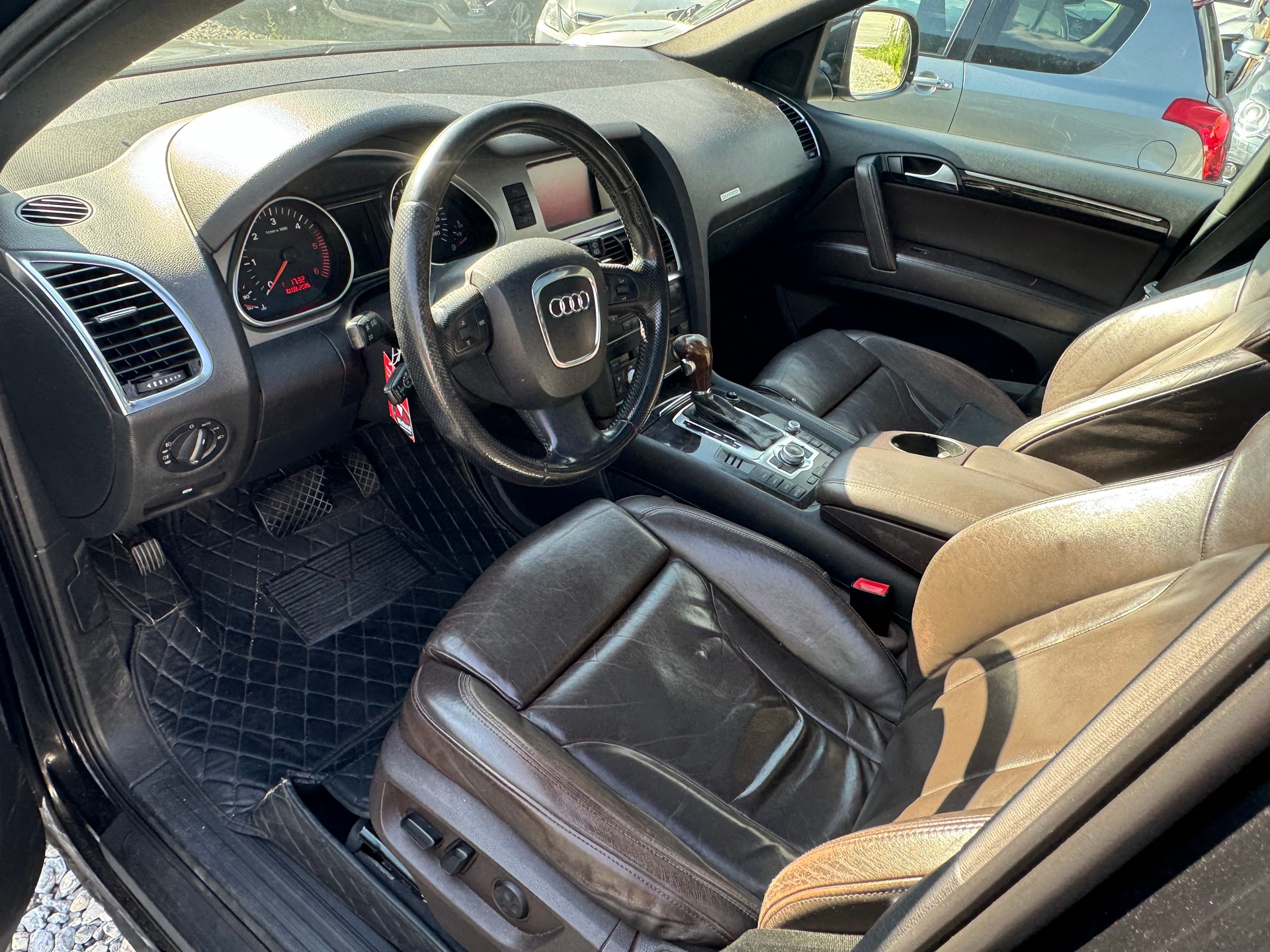 AUDI Q7 3.0 TDI quattro tiptronic-image-4