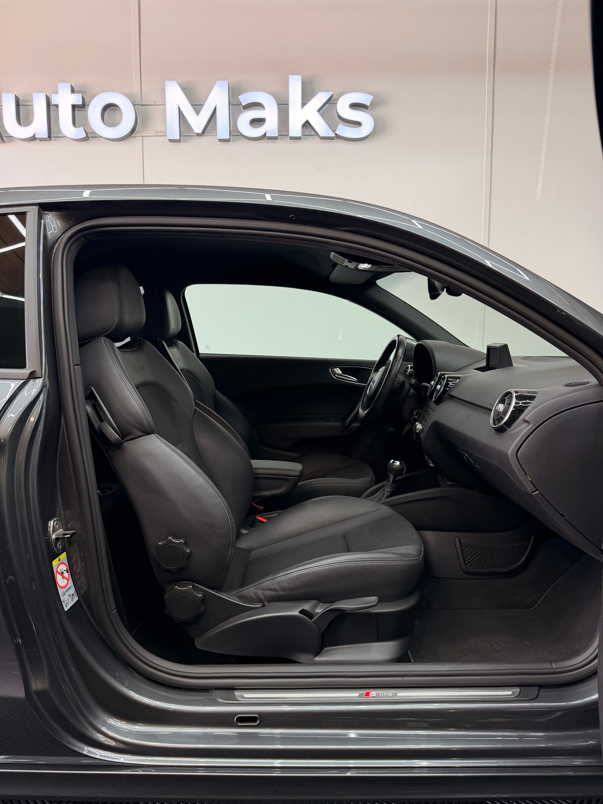 AUDI A1 Sport 1.4 TFSI Ambition S-tronic-image-5