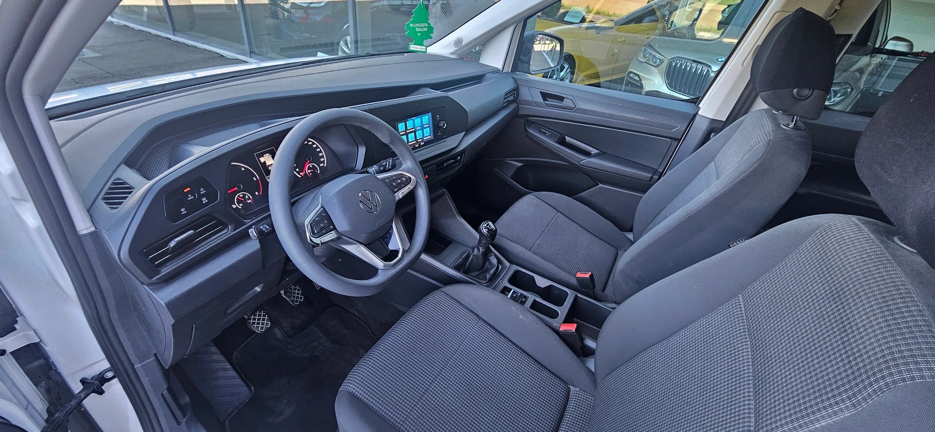 VW Caddy Maxi 2.0 TDI Liberty-image-7