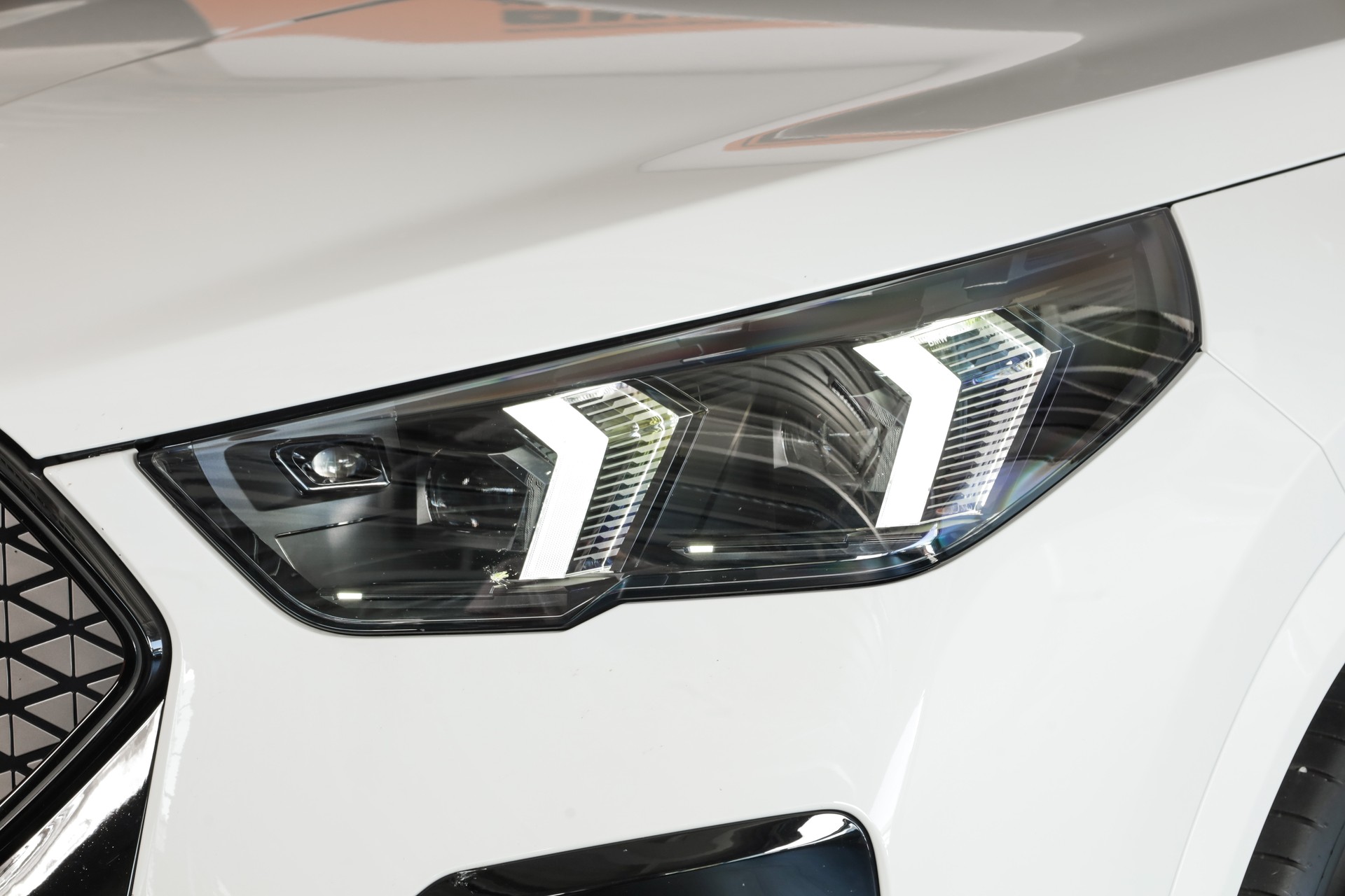 BMW iX2 eDrive 20 M Sport Pro-image-8