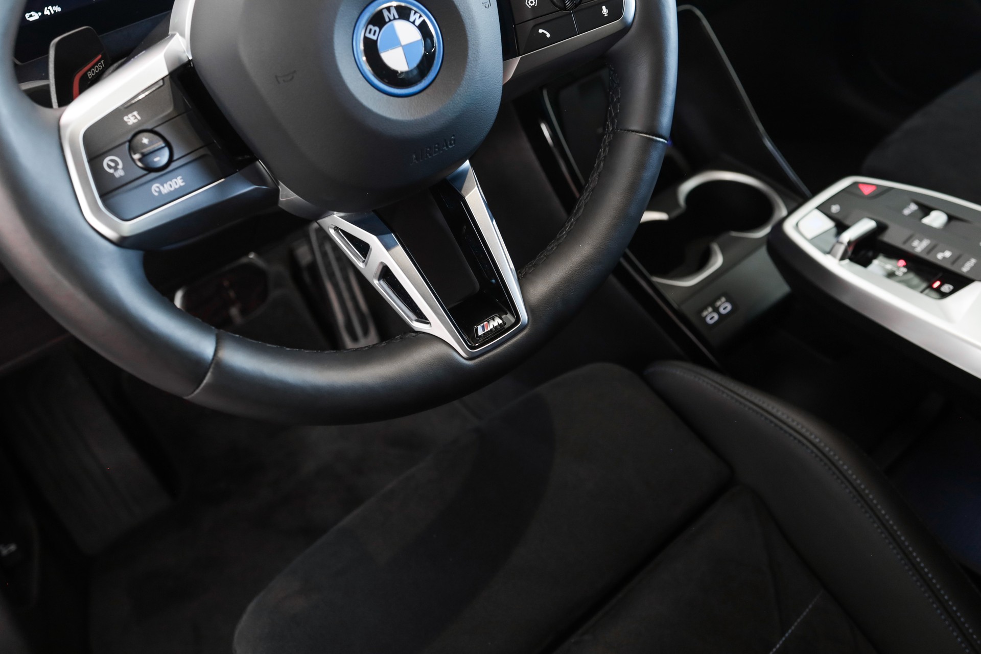 BMW iX2 eDrive 20 M Sport Pro-image-12