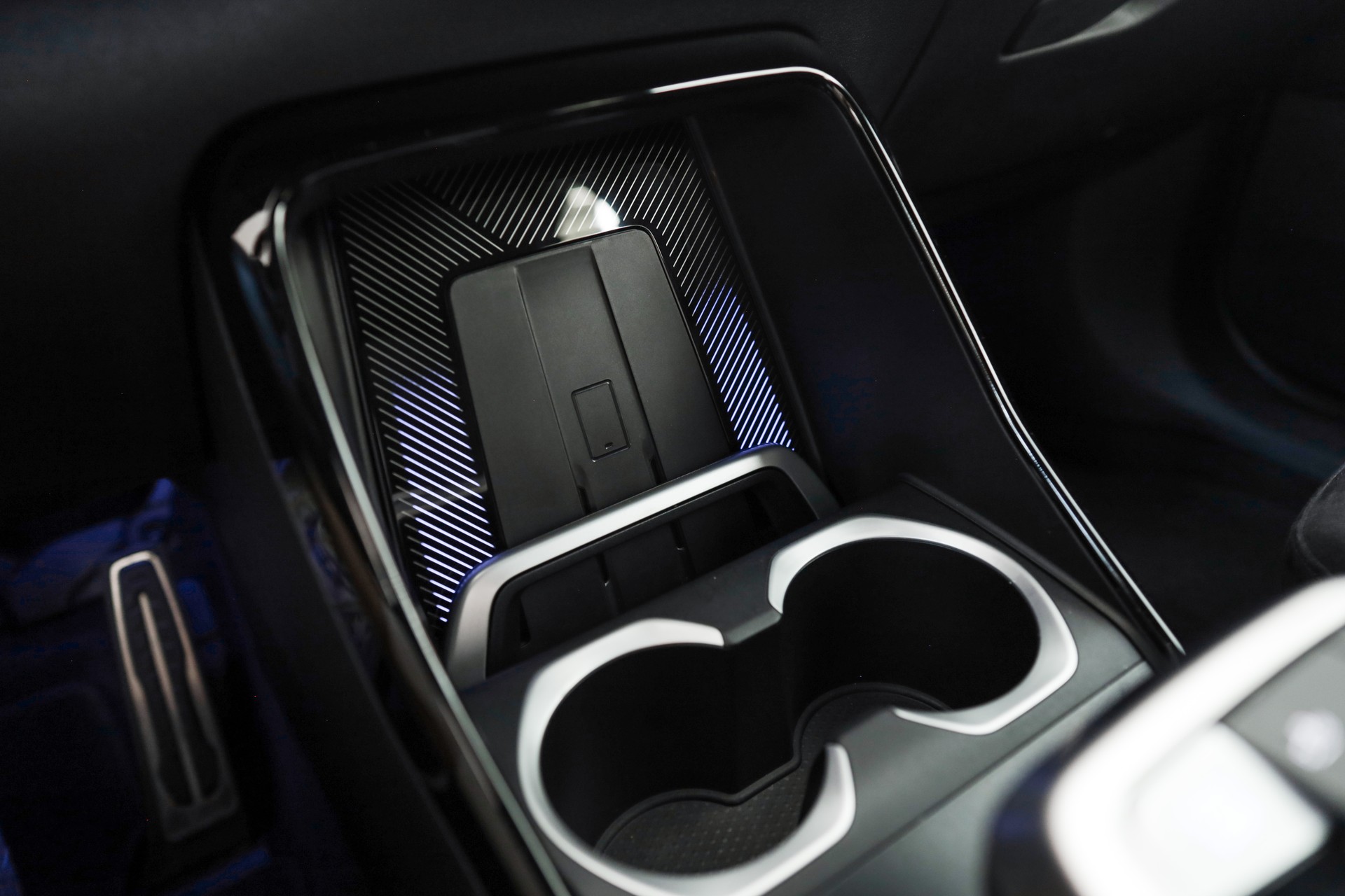 BMW iX2 eDrive 20 M Sport Pro-image-21