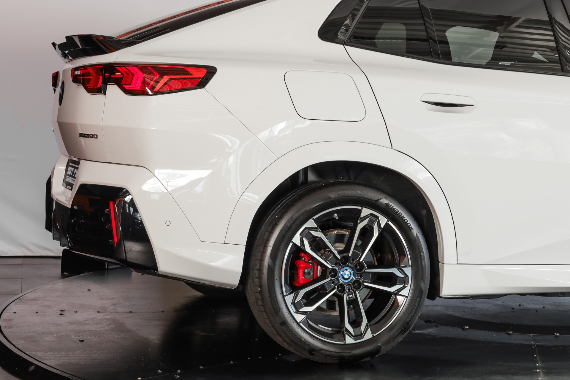 BMW iX2 eDrive 20 M Sport Pro-image-7