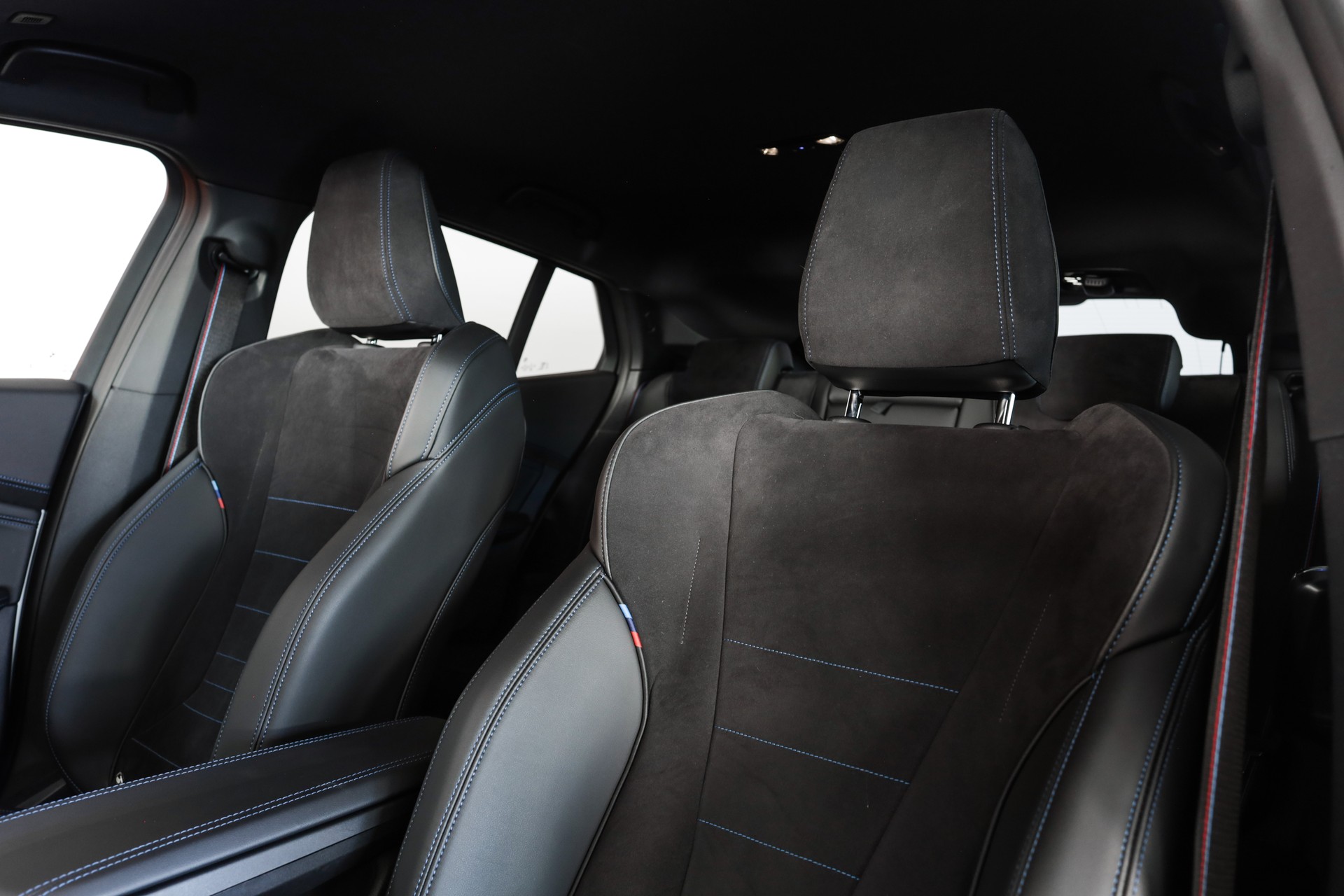 BMW iX2 eDrive 20 M Sport Pro-image-14