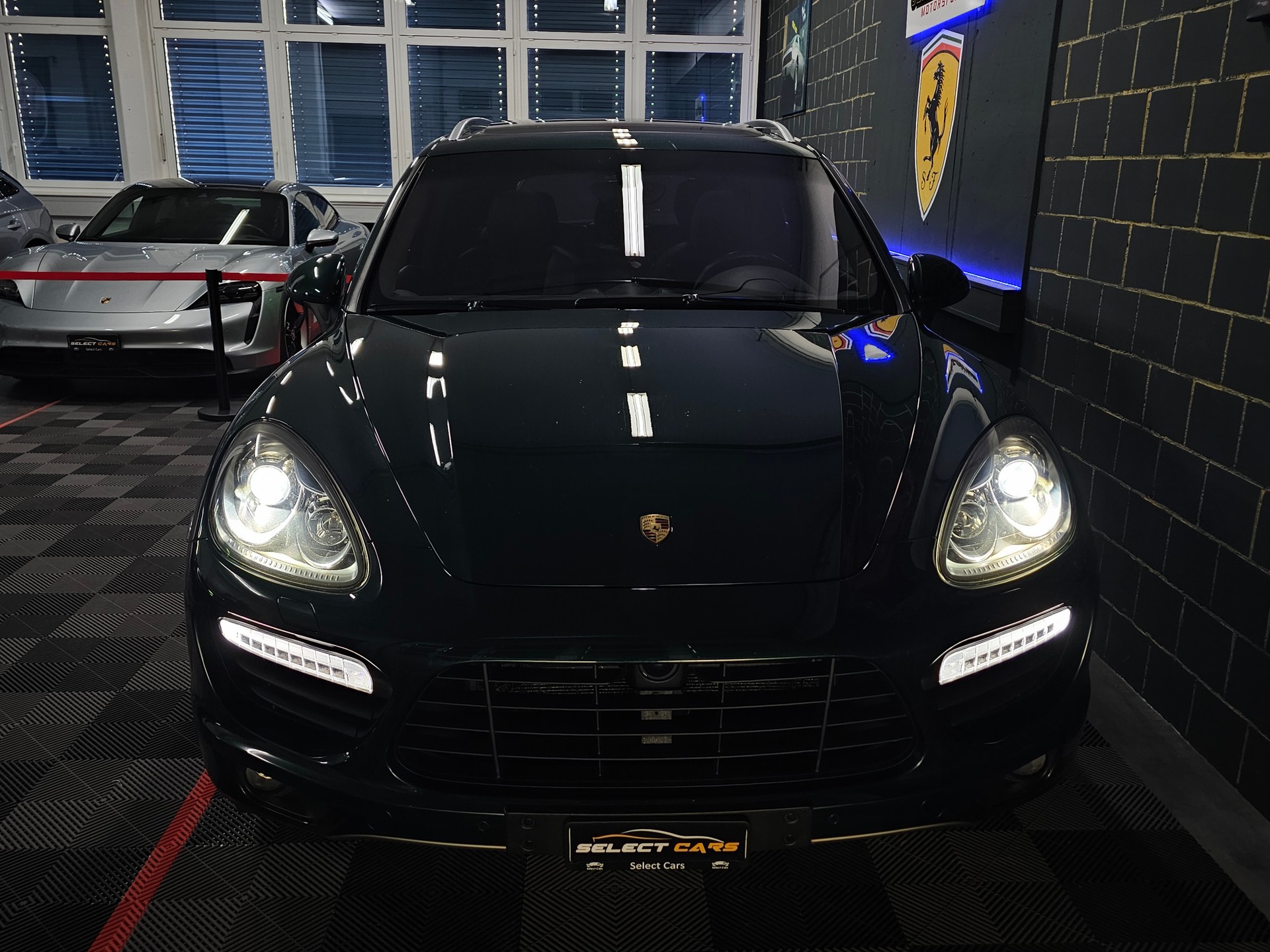 PORSCHE Cayenne Turbo-image-6