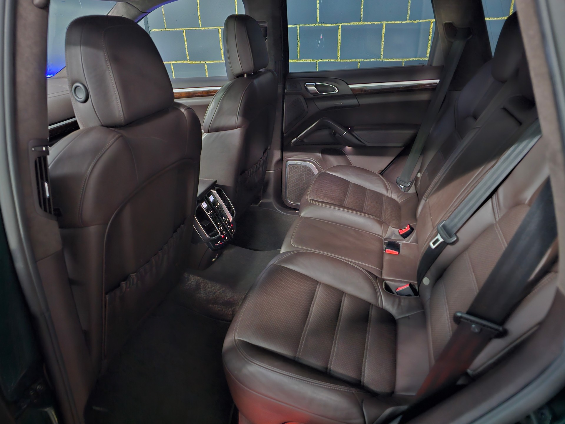 PORSCHE Cayenne Turbo-image-11