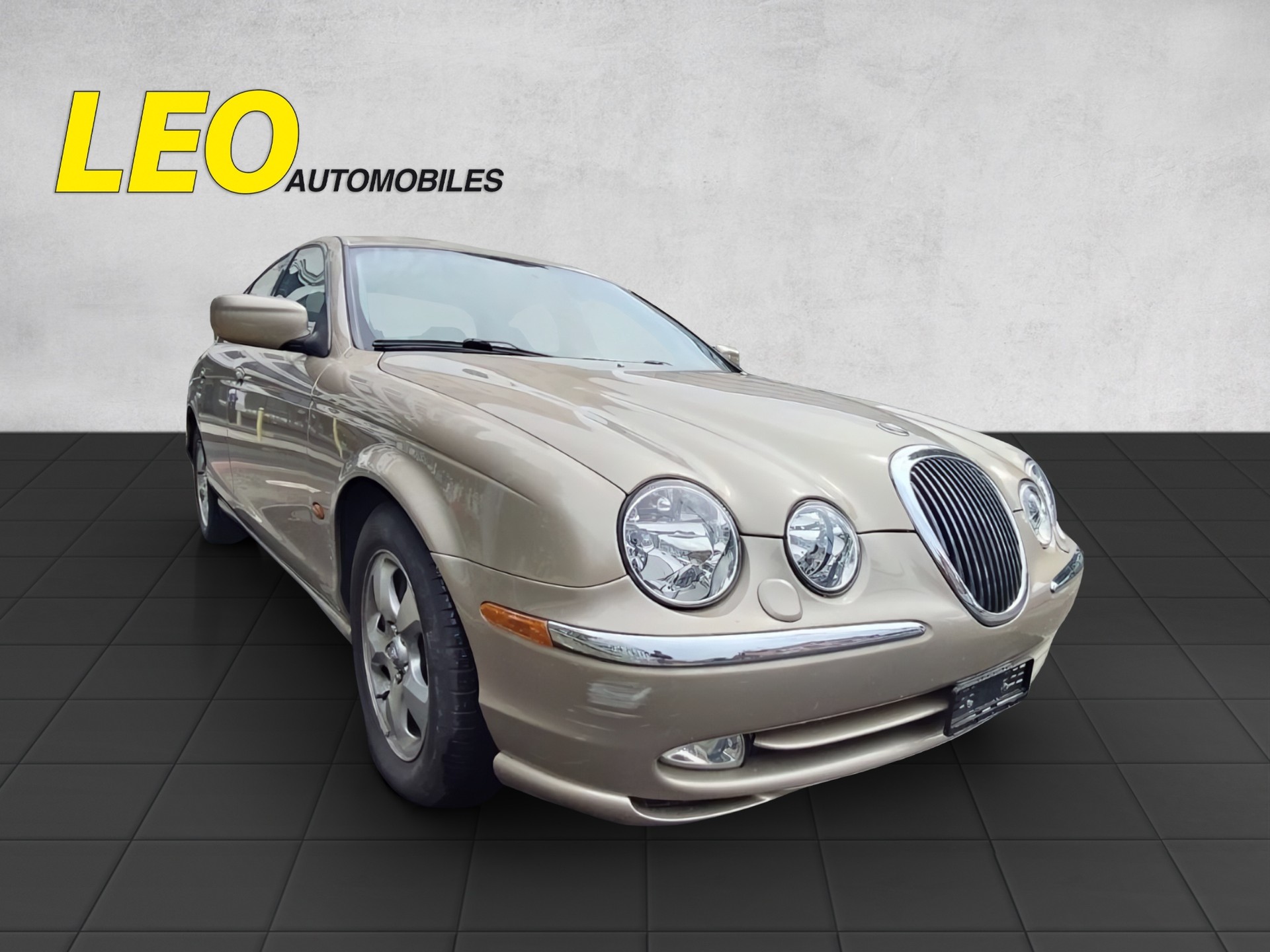 JAGUAR S-Type 4.0 V8-image-0
