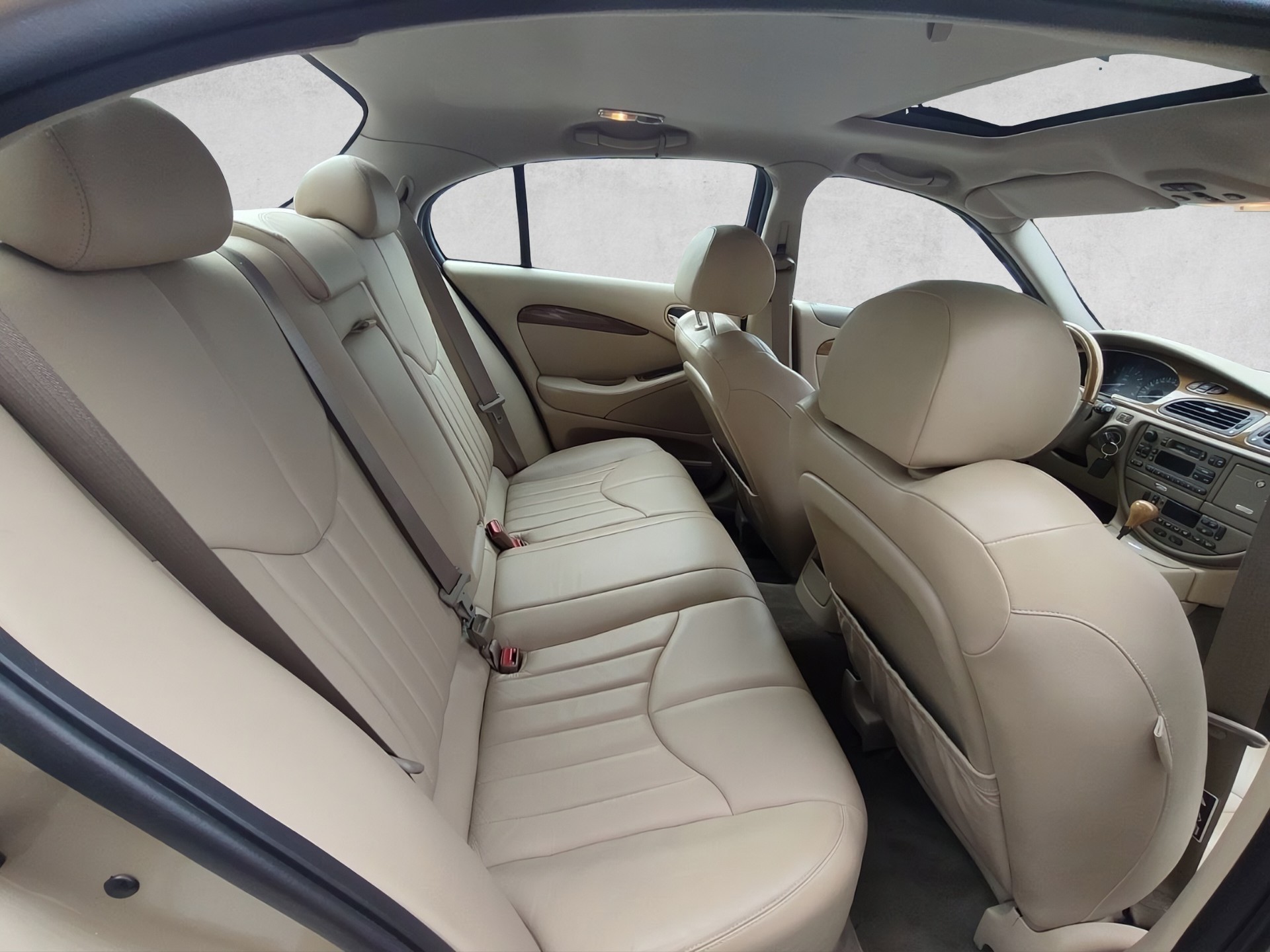 JAGUAR S-Type 4.0 V8-image-12