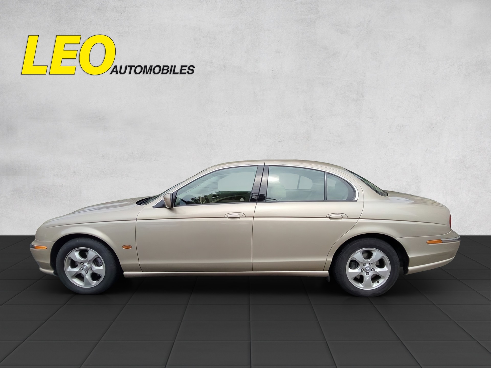 JAGUAR S-Type 4.0 V8-image-4
