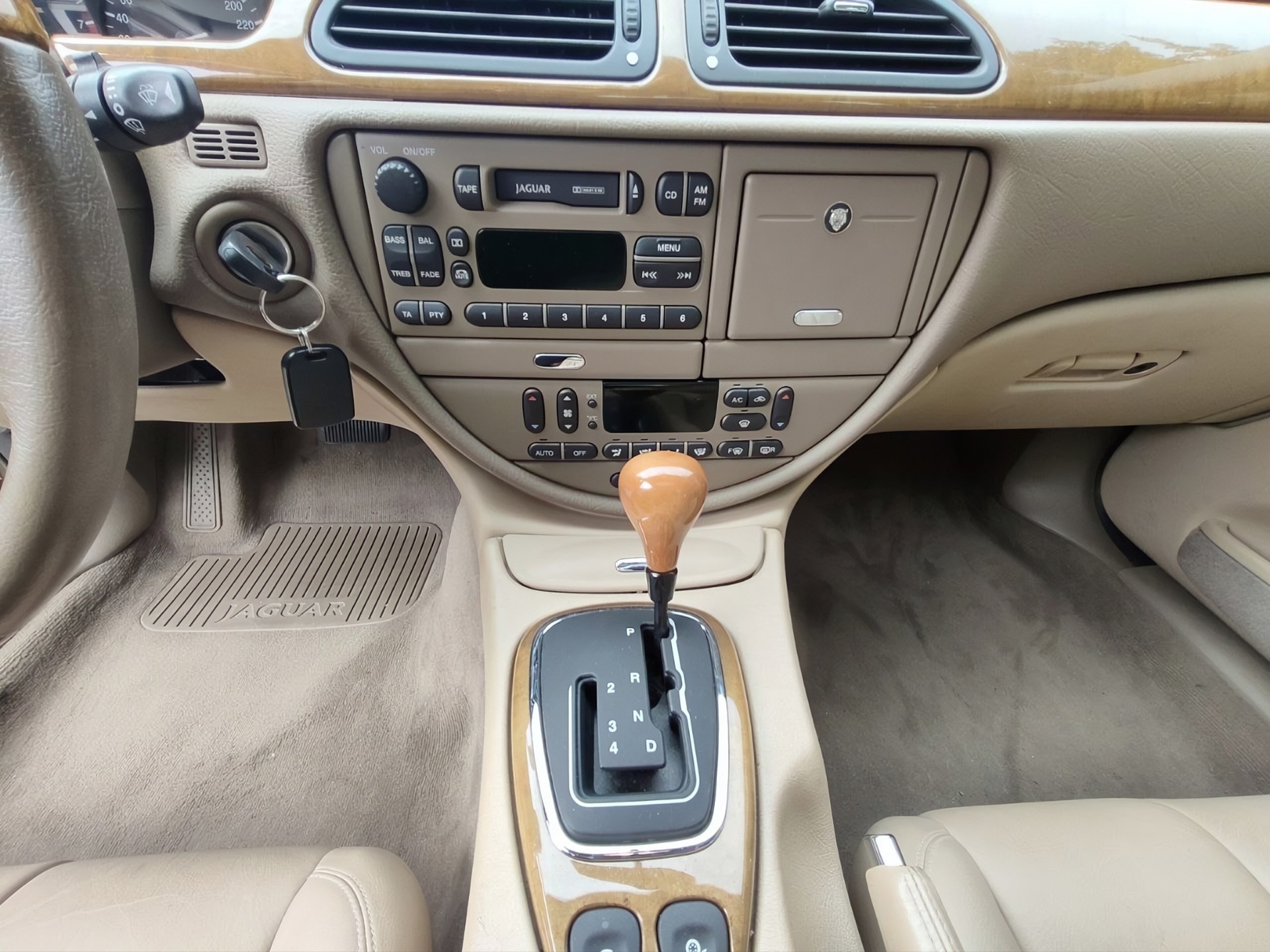 JAGUAR S-Type 4.0 V8-image-8