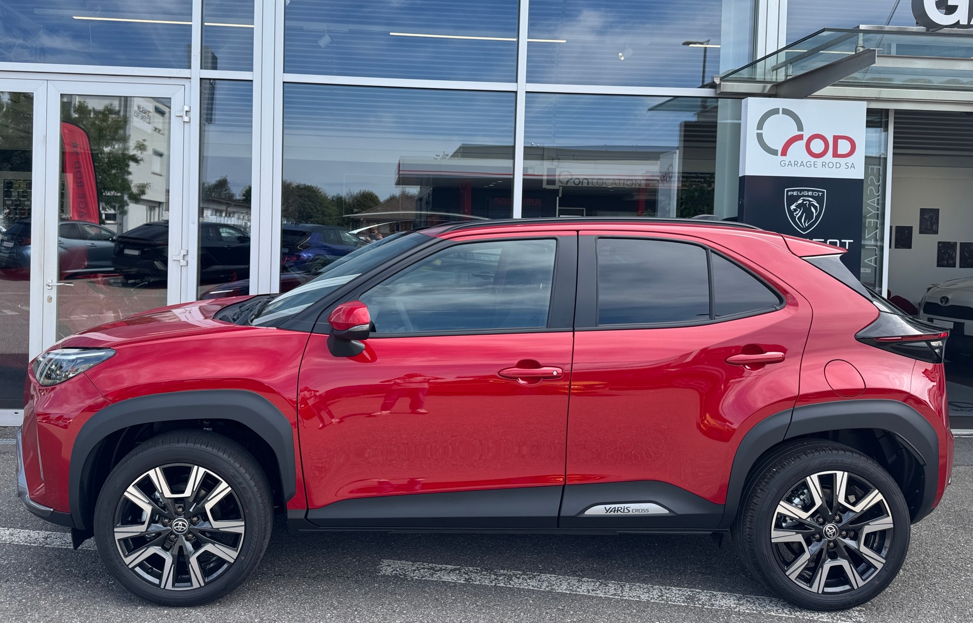 TOYOTA Yaris Cross 1.5 Premium e-CVT-image-4