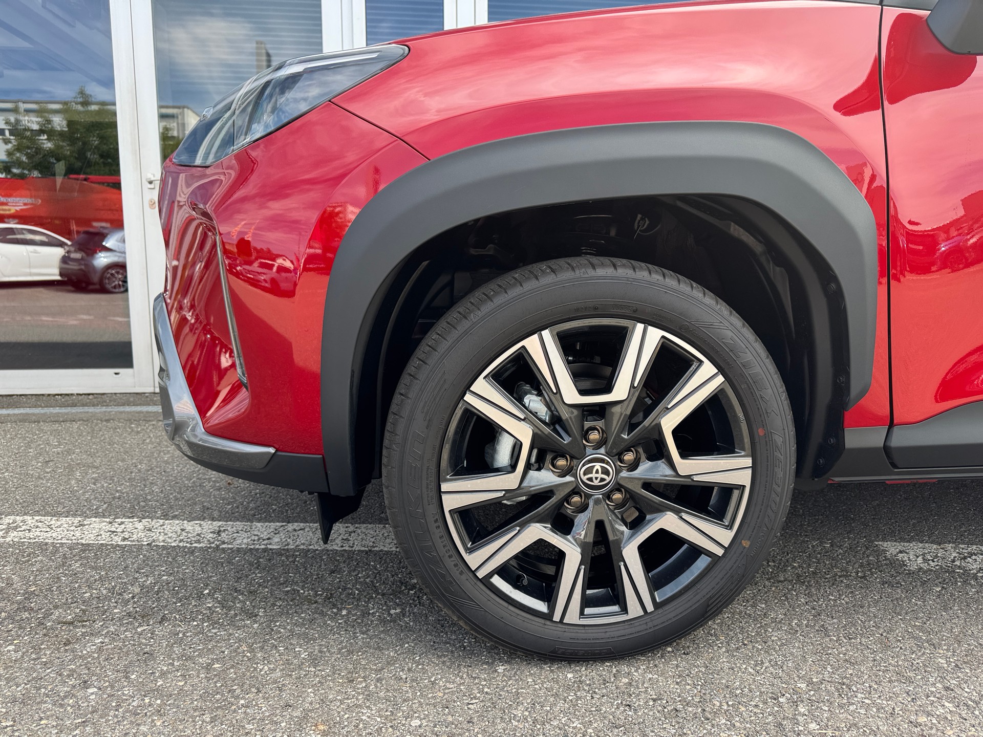 TOYOTA Yaris Cross 1.5 Premium e-CVT-showroom-element-3