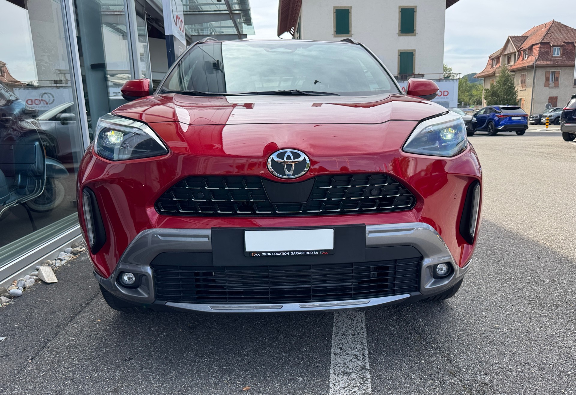 TOYOTA Yaris Cross 1.5 Premium e-CVT-showroom-element-1