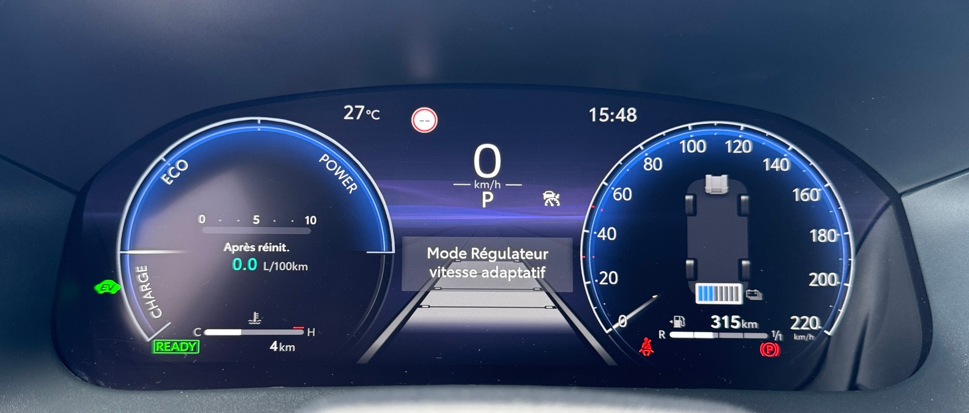 TOYOTA Yaris Cross 1.5 Premium e-CVT-image-19