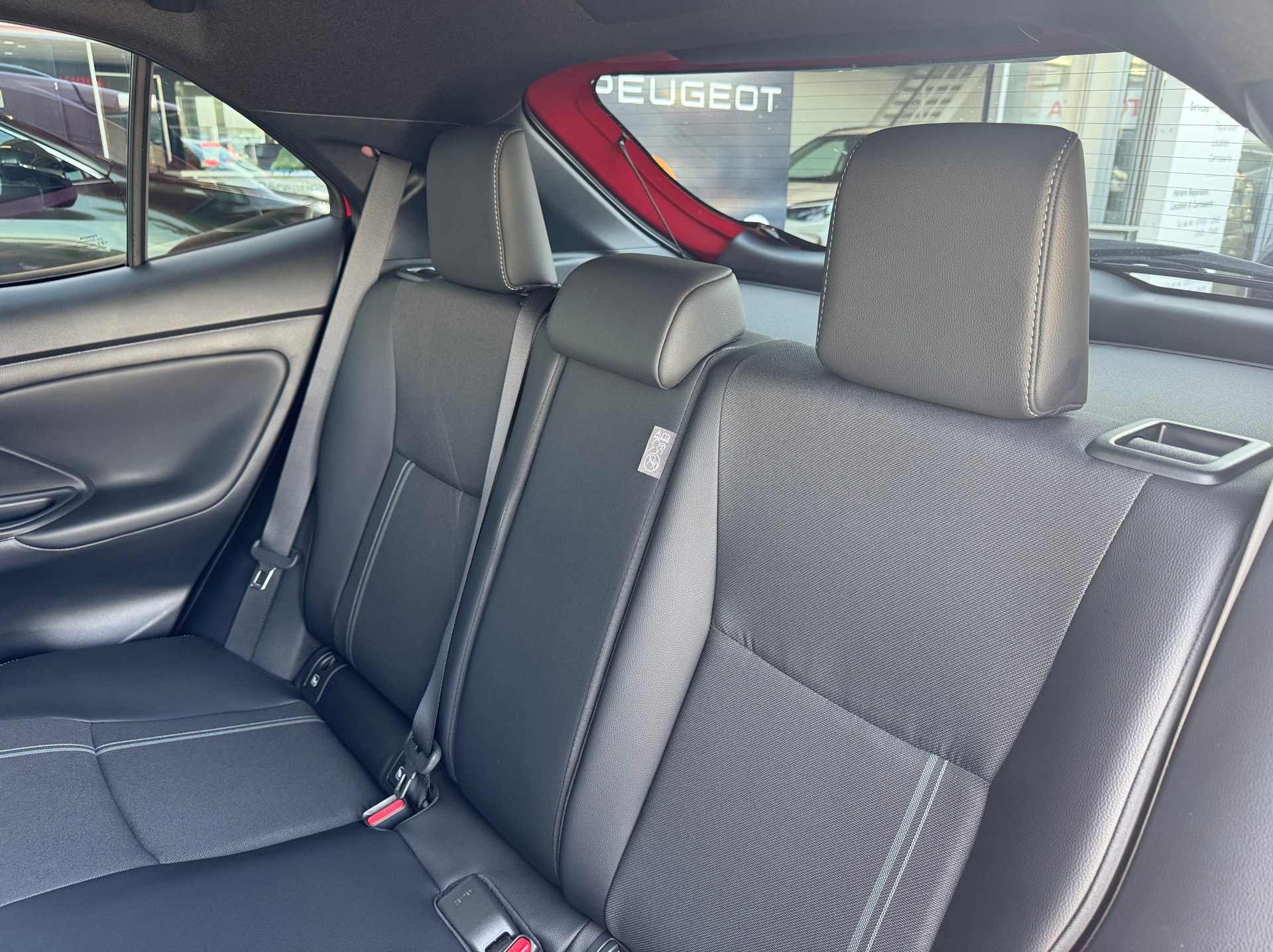 TOYOTA Yaris Cross 1.5 Premium e-CVT-image-15