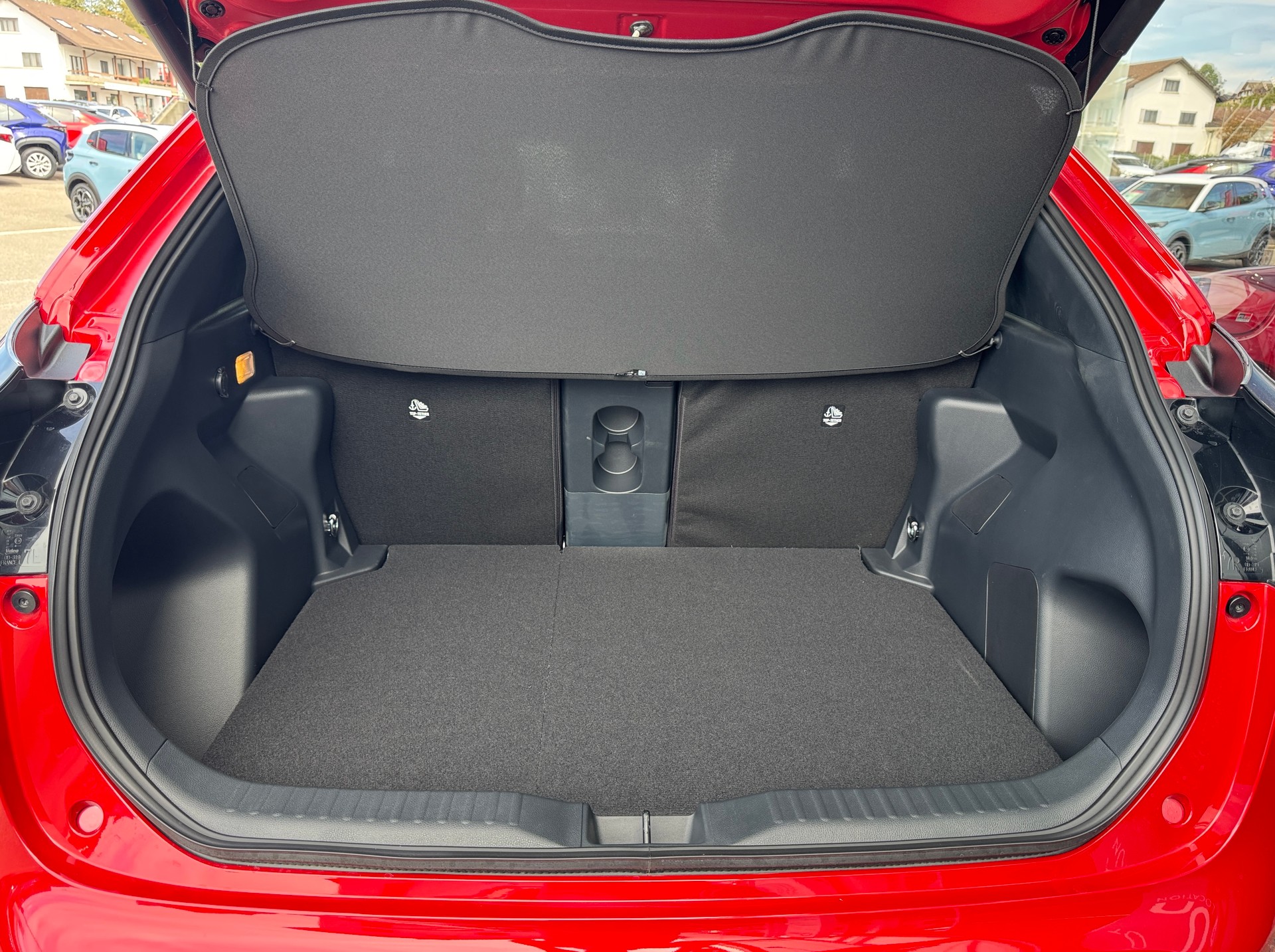 TOYOTA Yaris Cross 1.5 Premium e-CVT-image-8