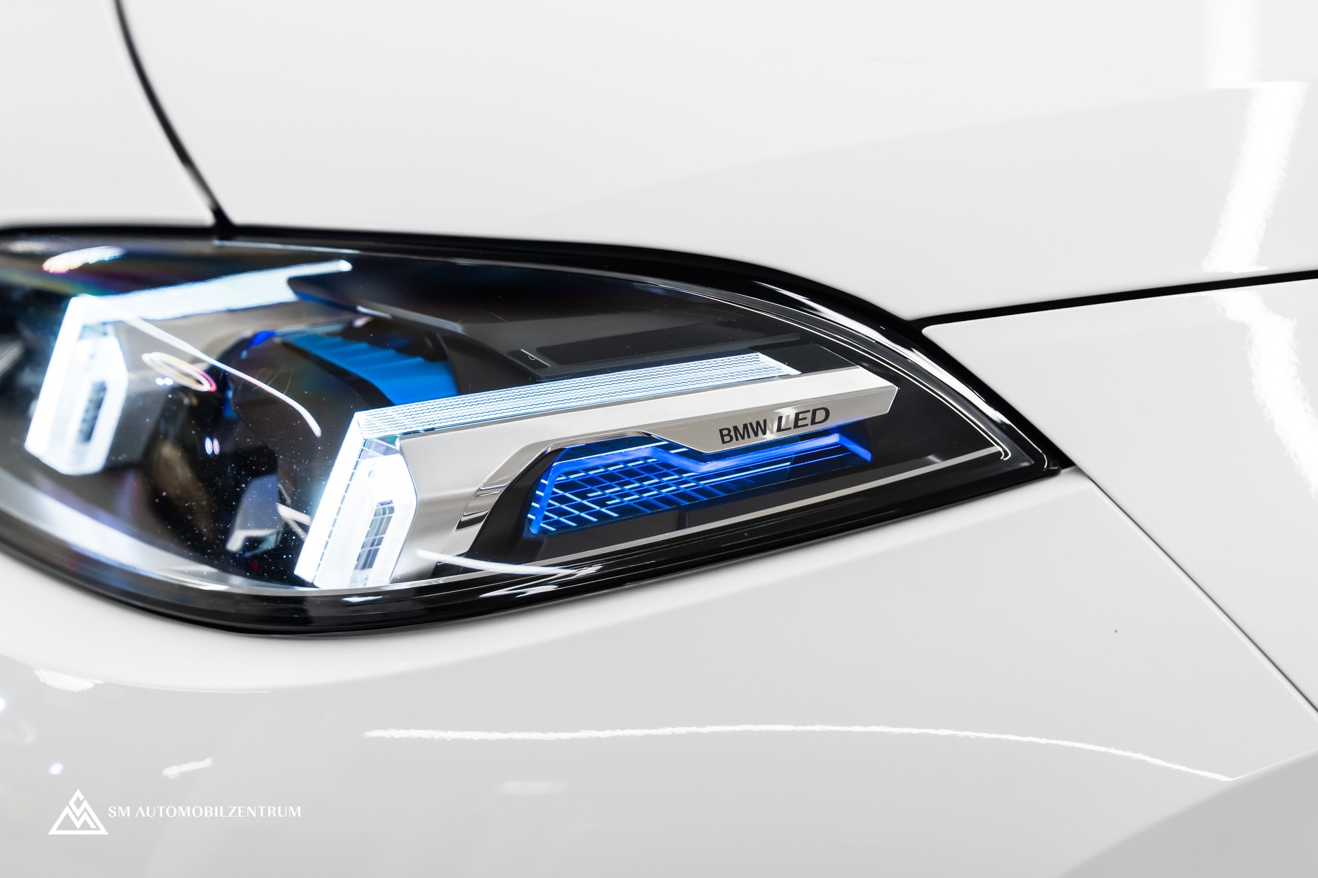 BMW M135i xDrive / Head-Up / 360° / Memorysitze / Iconic Glow-showroom-element-3