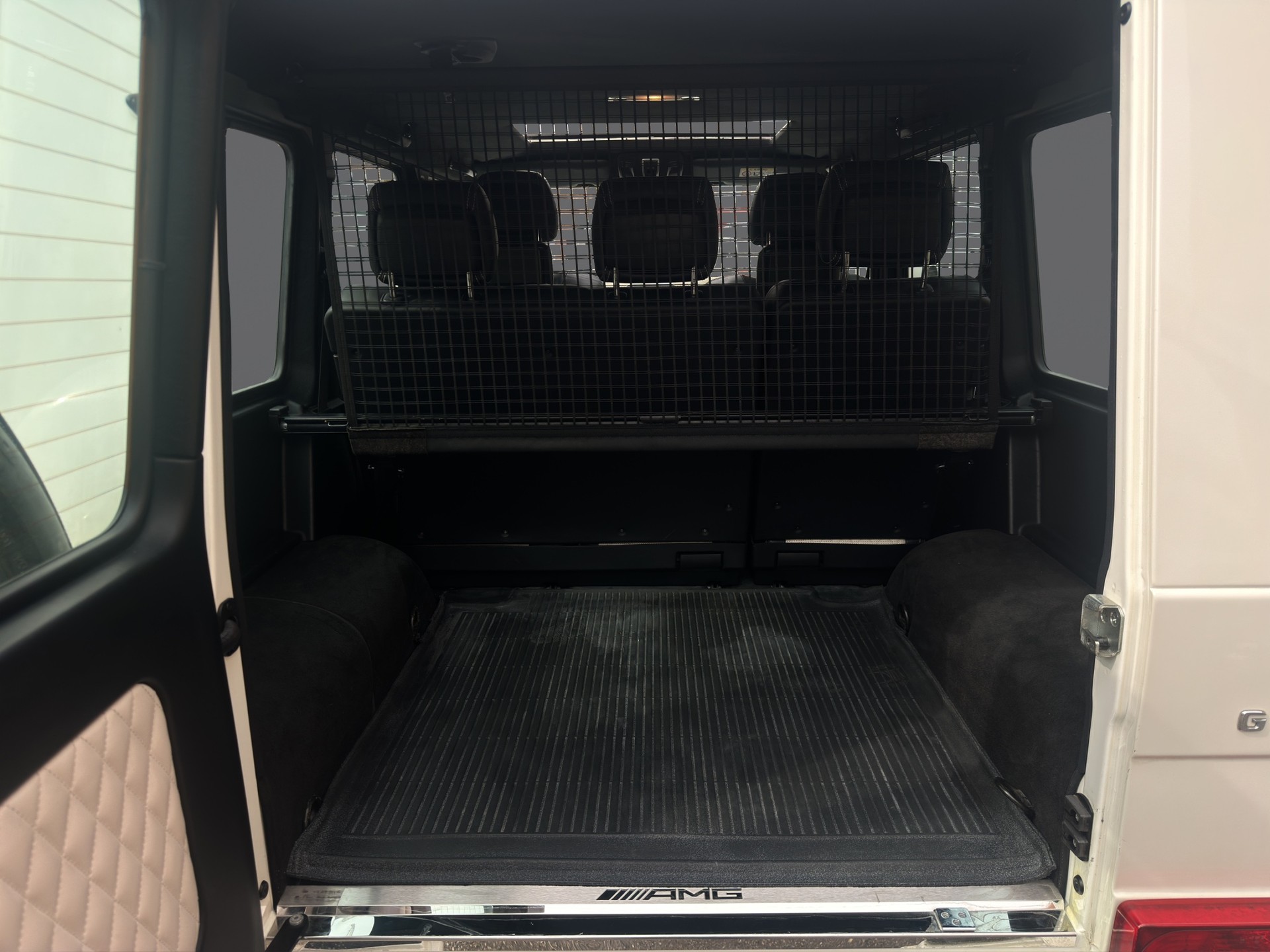 MERCEDES-BENZ G 63 AMG Edition 463 Speedshift Plus 7G-Tronic-image-14