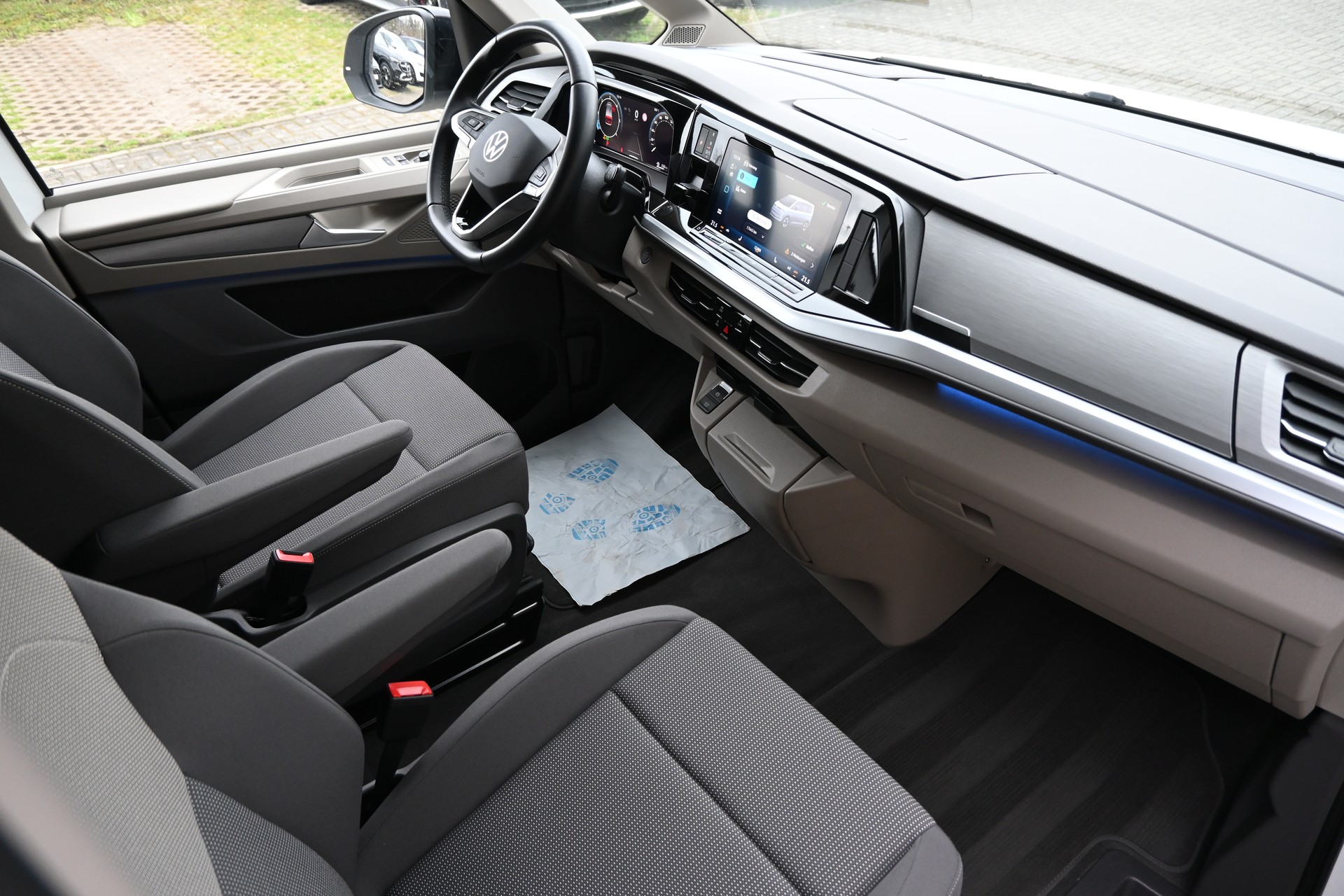 VW Multivan 2.0 TDI Life Edition DSG Lang 7-Plätzer + Elektr. AHK für 2000kg-image-12