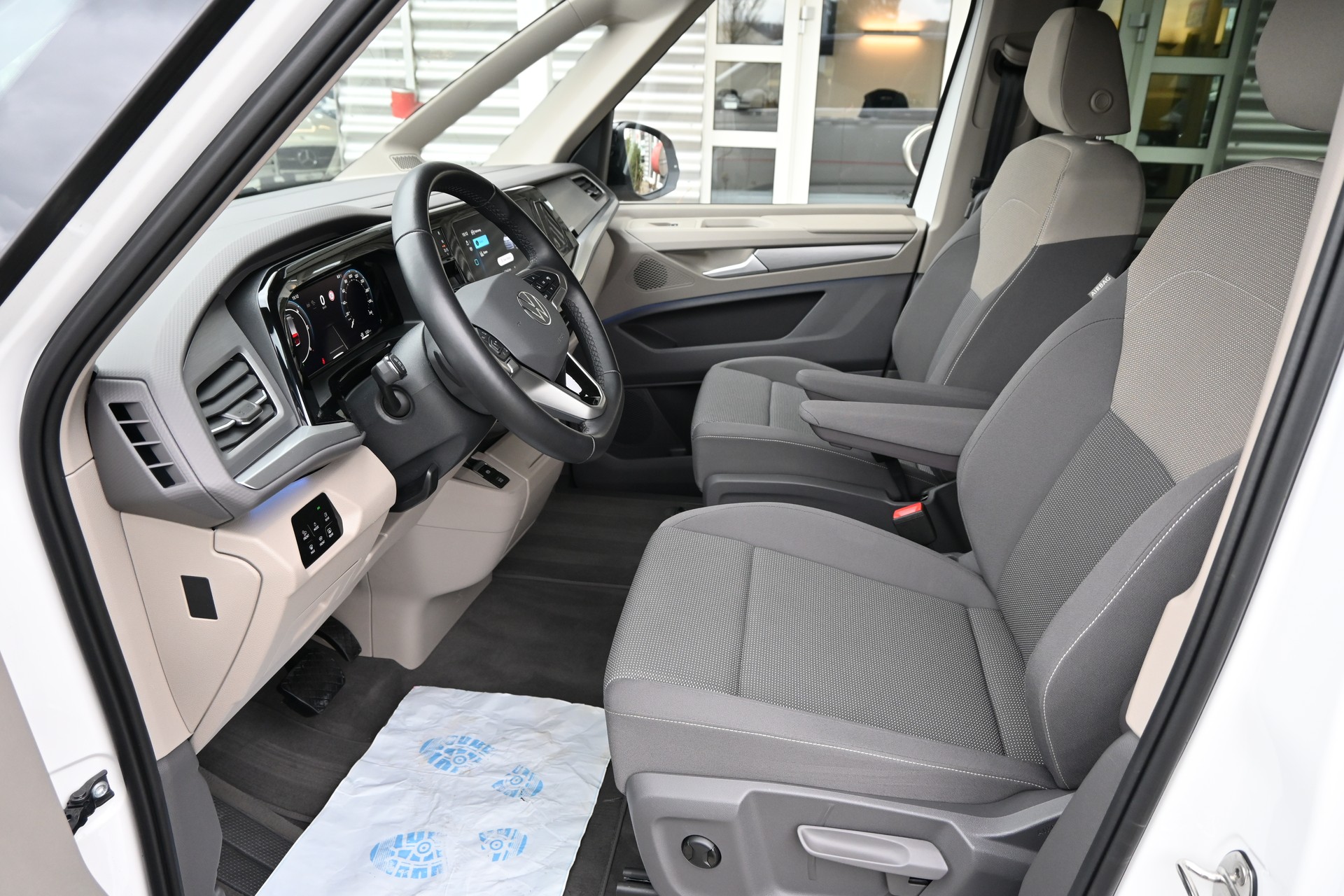 VW Multivan 2.0 TDI Life Edition DSG Lang 7-Plätzer + Elektr. AHK für 2000kg-image-10