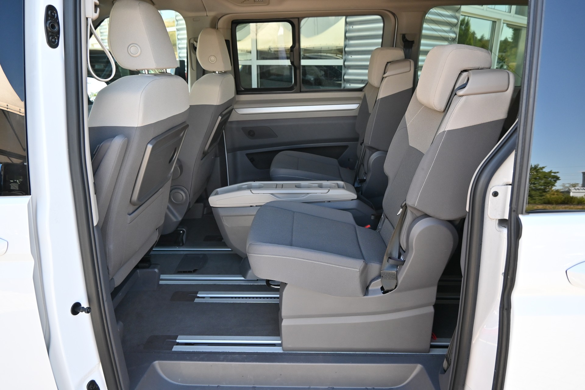 VW Multivan 2.0 TDI Life Edition DSG Lang 7-Plätzer + Elektr. AHK für 2000kg-image-13