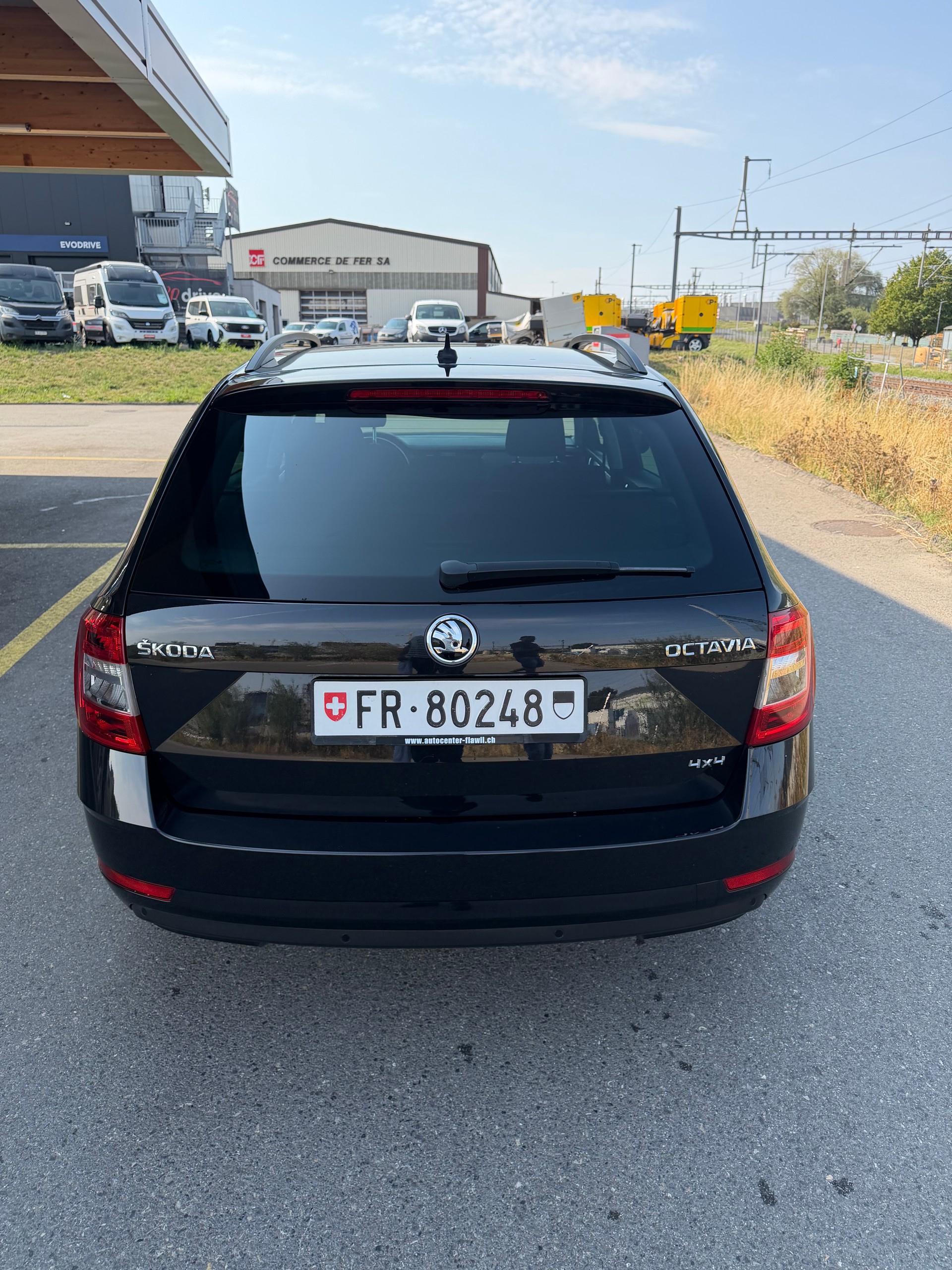 SKODA Octavia Combi 2.0 TDI Ambition 4x4 DSG-image-9