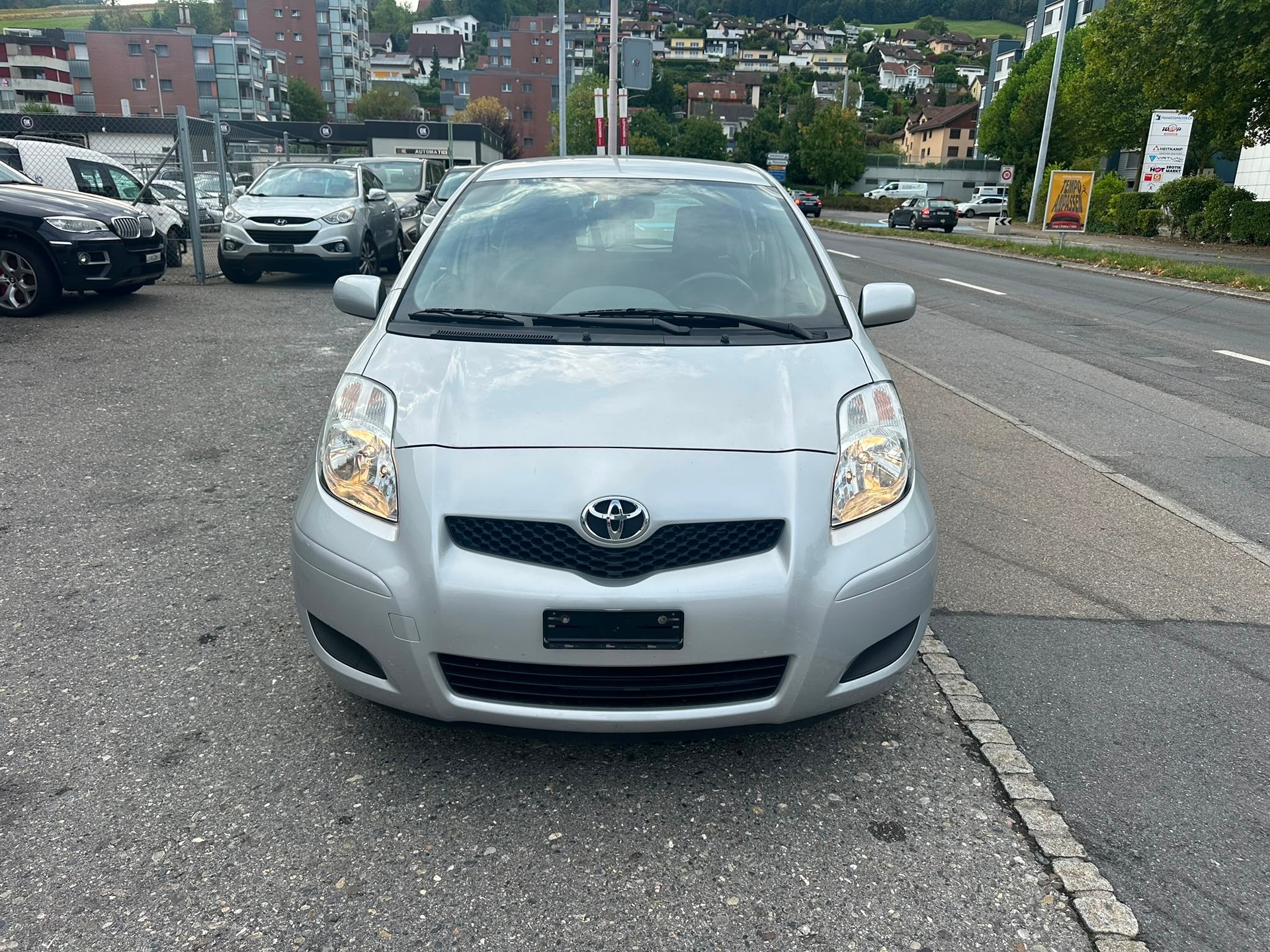 TOYOTA Yaris 1.33 Linea Sol-image-2