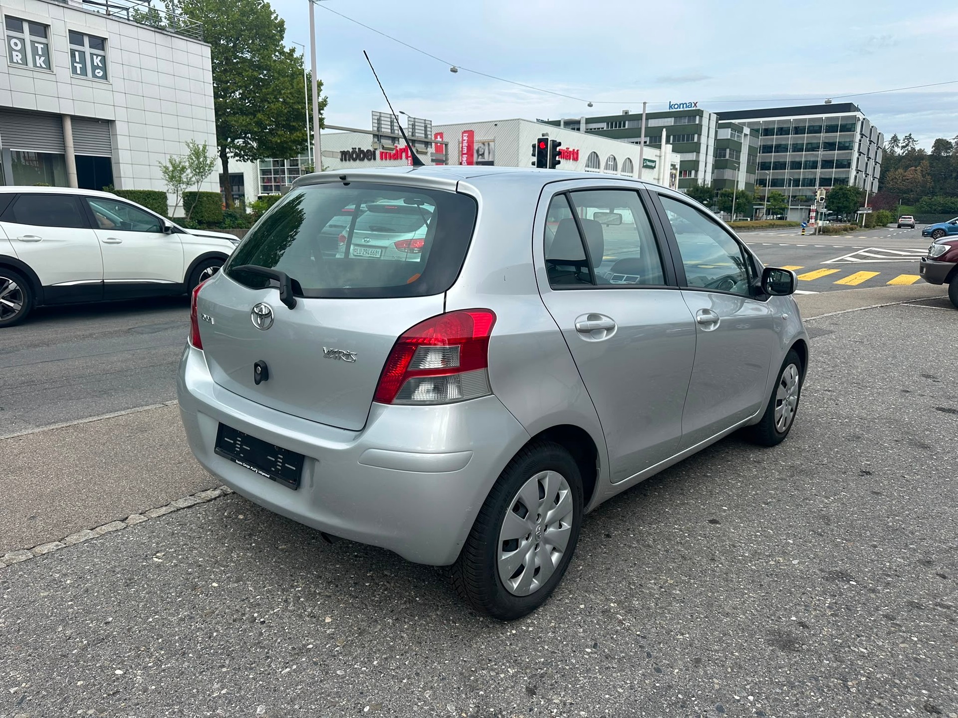 TOYOTA Yaris 1.33 Linea Sol-image-4