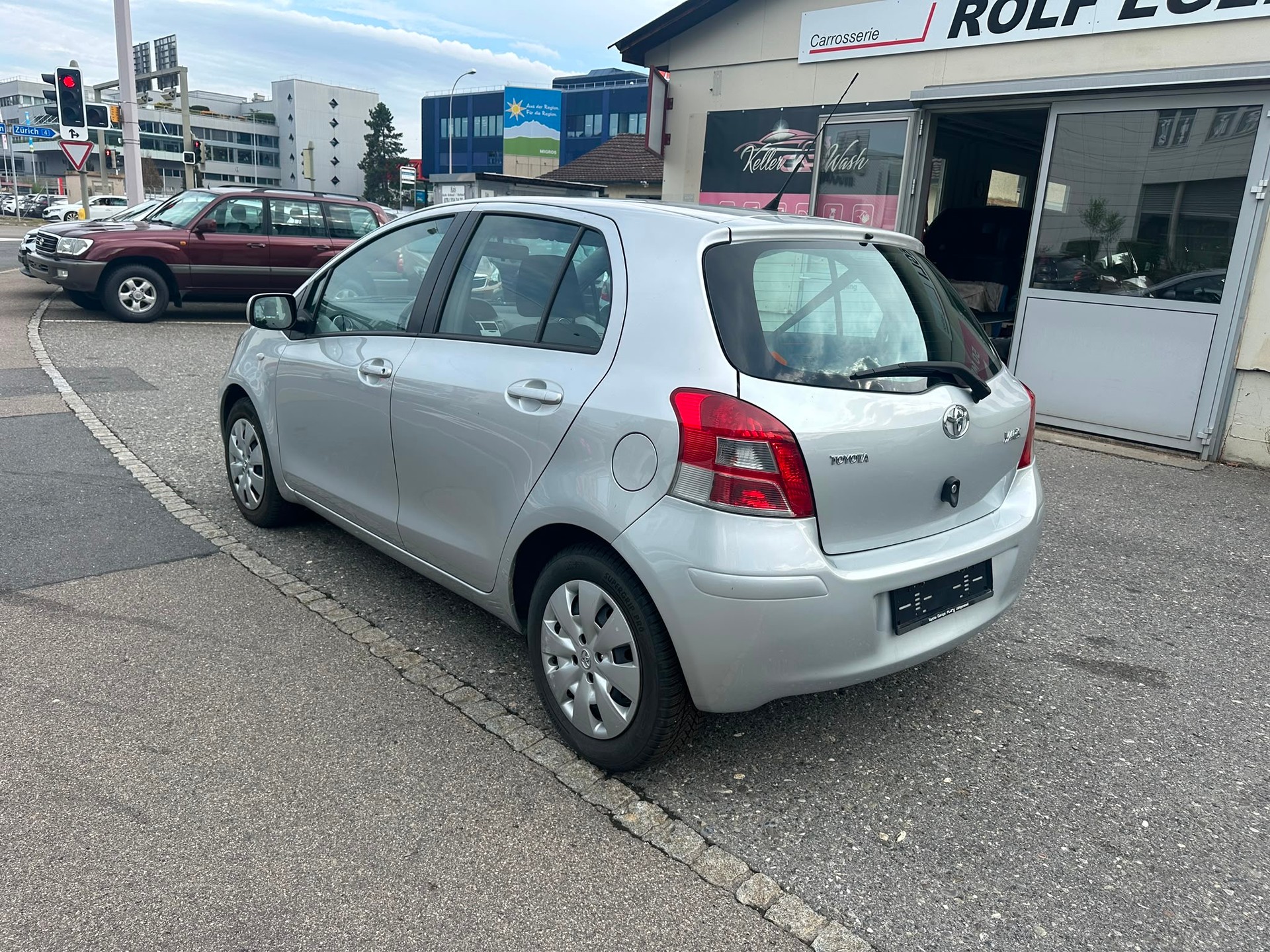 TOYOTA Yaris 1.33 Linea Sol-image-3
