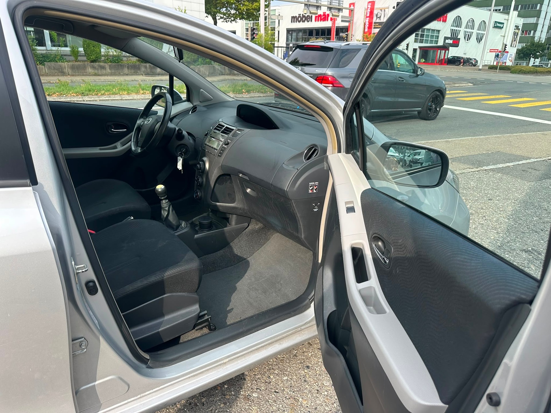 TOYOTA Yaris 1.33 Linea Sol-image-9