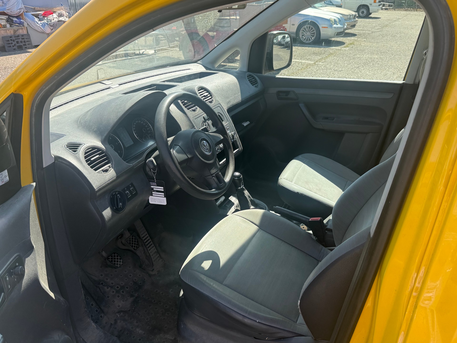 VW Caddy 2.0 D 4 motion-image-5
