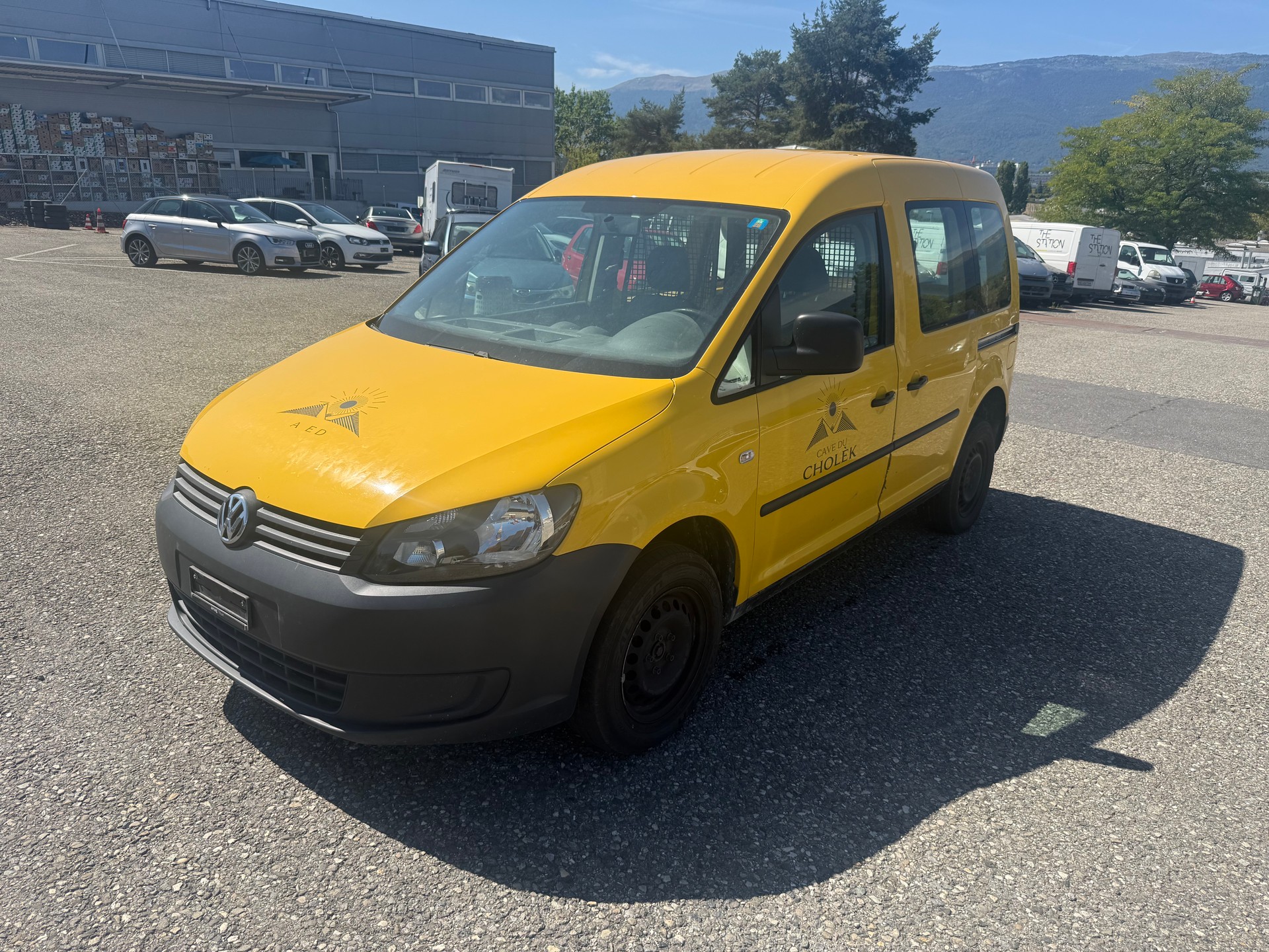 VW Caddy 2.0 D 4 motion-image-0