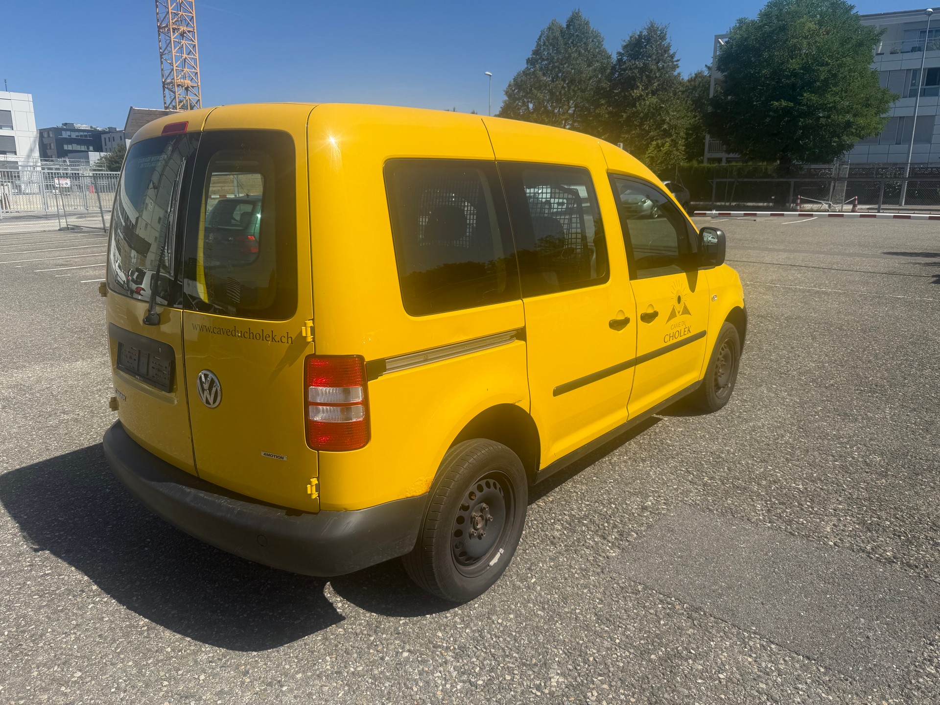 VW Caddy 2.0 D 4 motion-image-2