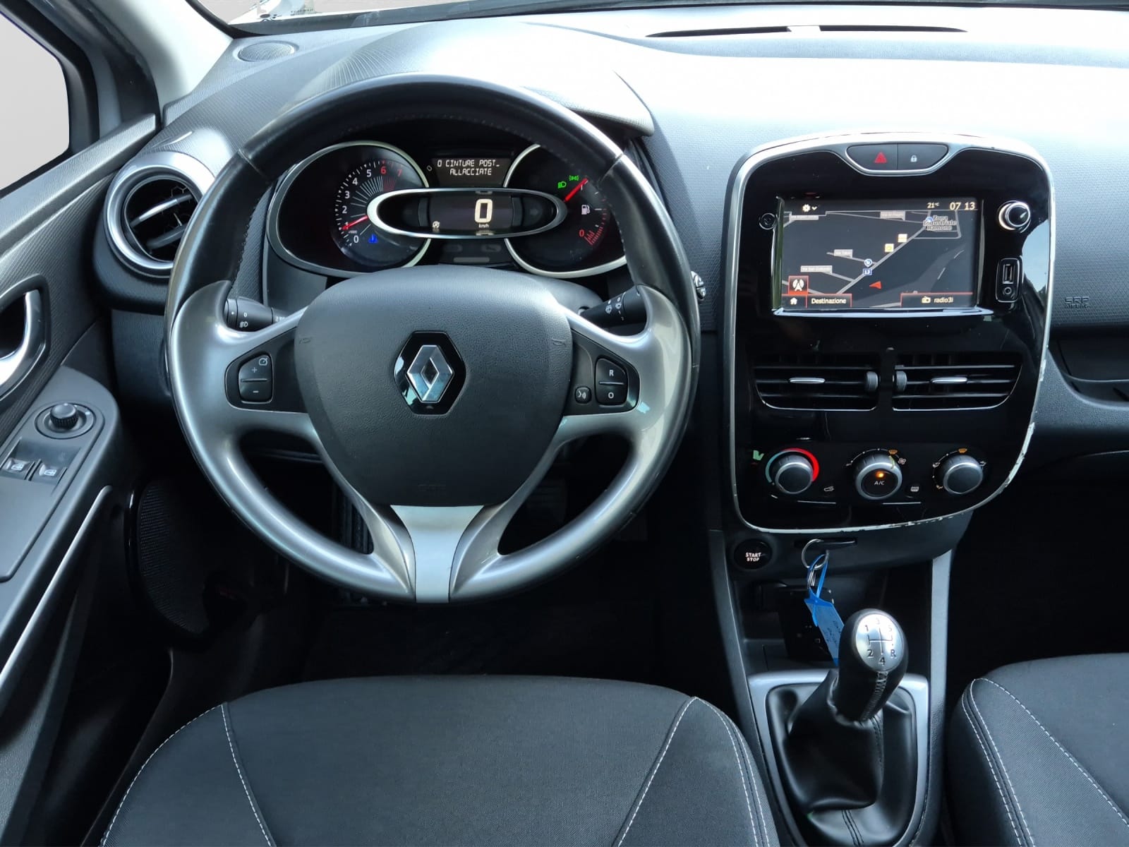 RENAULT Clio 0.9 12V Expression-image-11