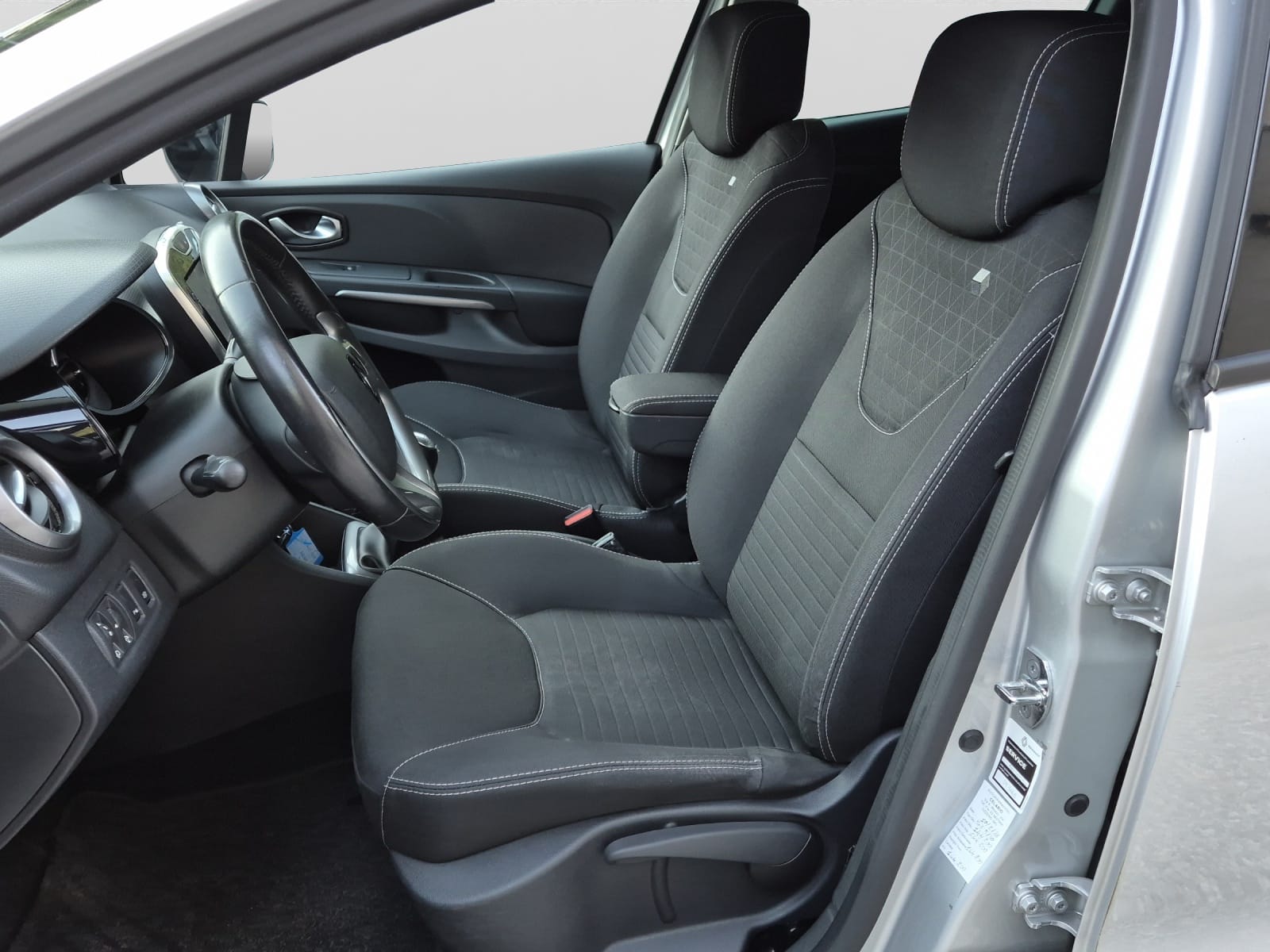 RENAULT Clio 0.9 12V Expression-image-12