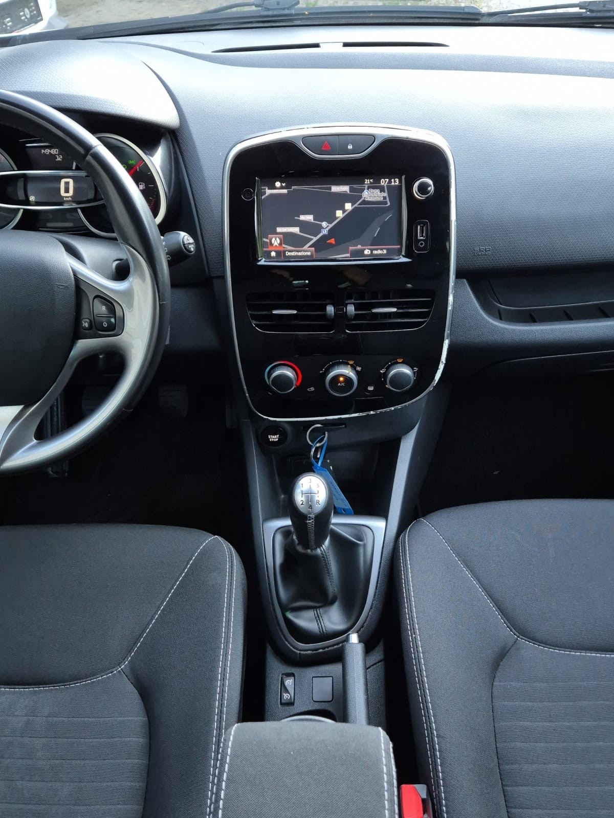 RENAULT Clio 0.9 12V Expression-image-10
