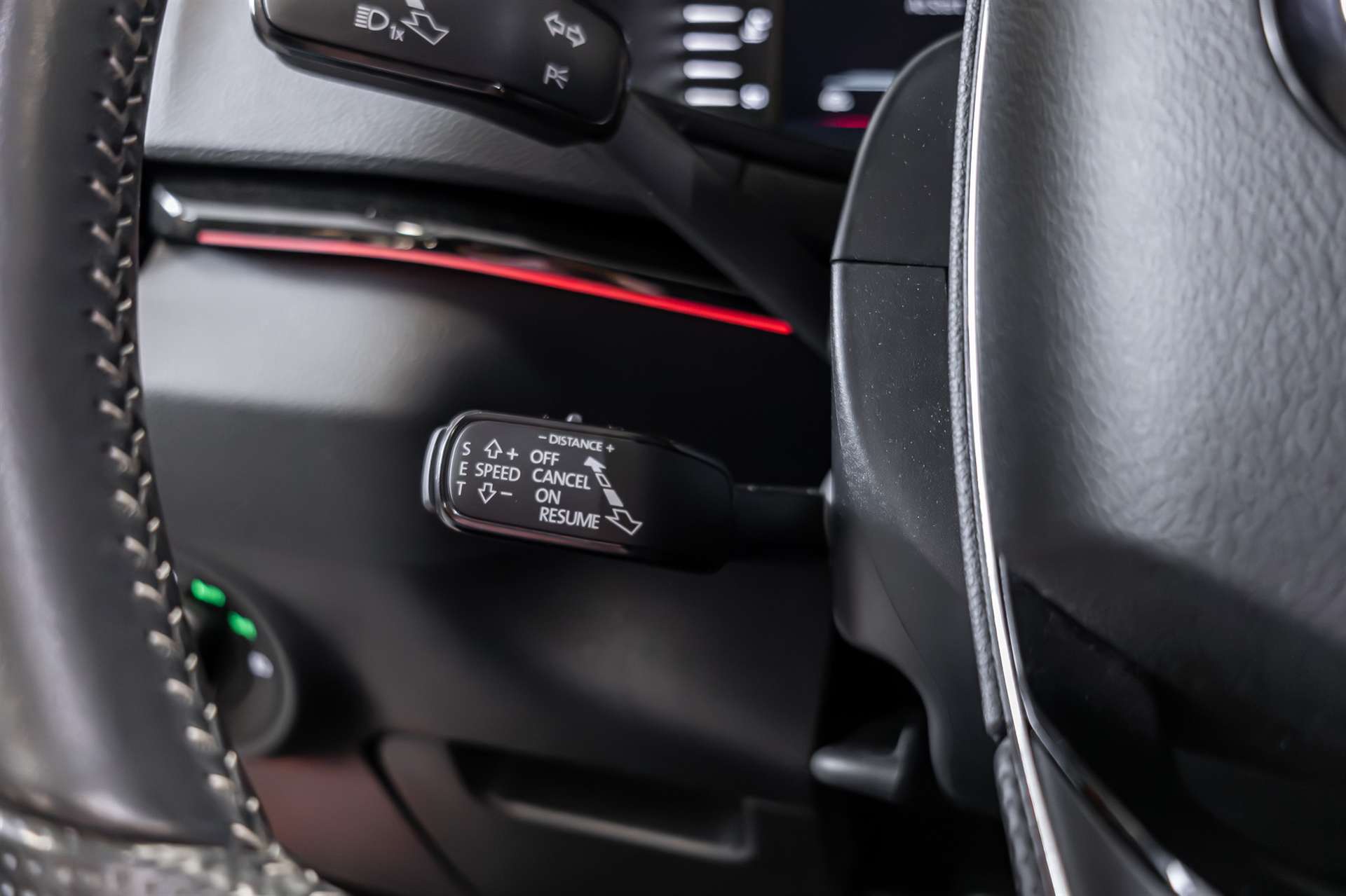 SKODA Karoq 2.0 TSI SportLine 4x4 DSG-image-9