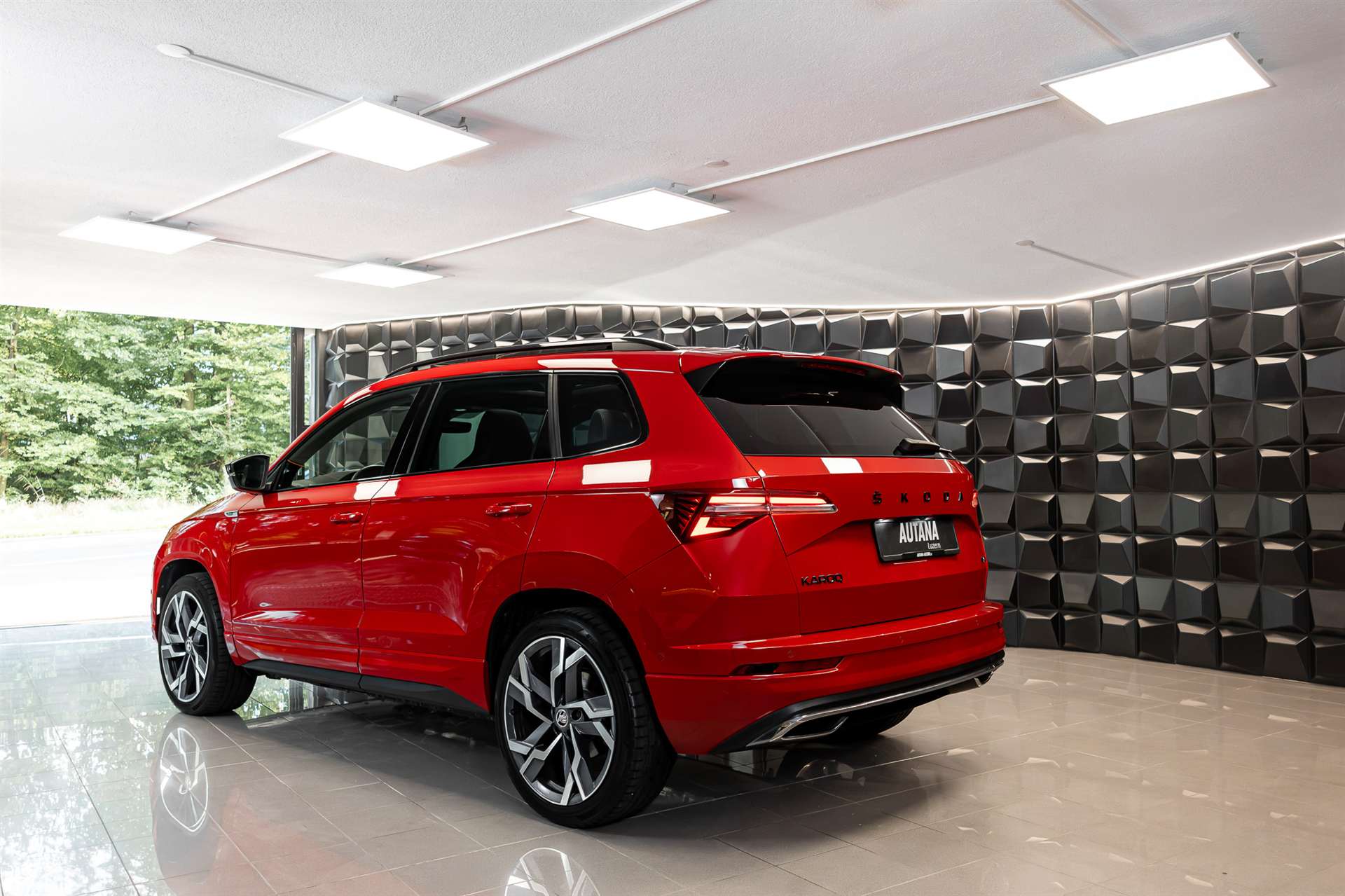 SKODA Karoq 2.0 TSI SportLine 4x4 DSG-image-2