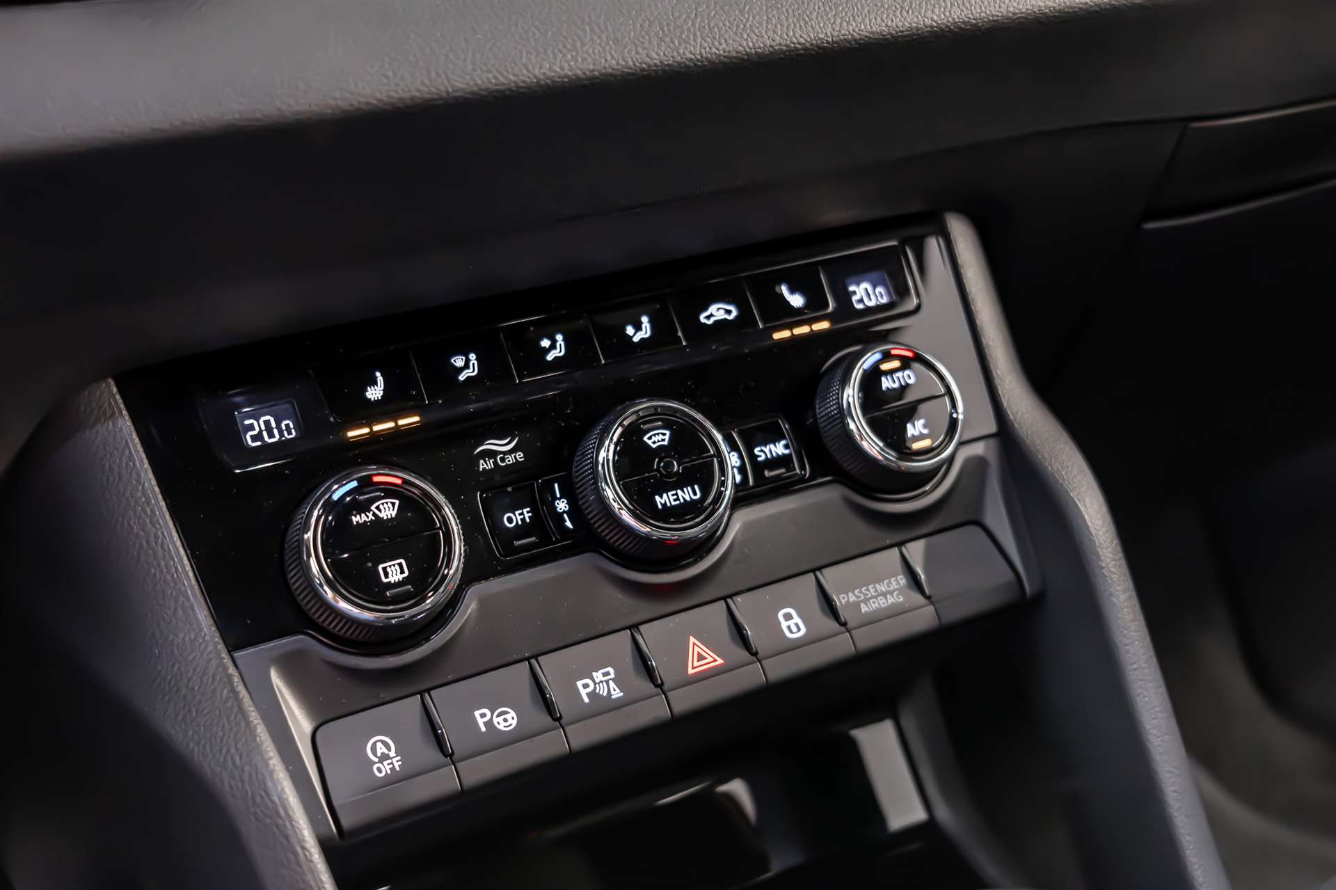 SKODA Karoq 2.0 TSI SportLine 4x4 DSG-image-20