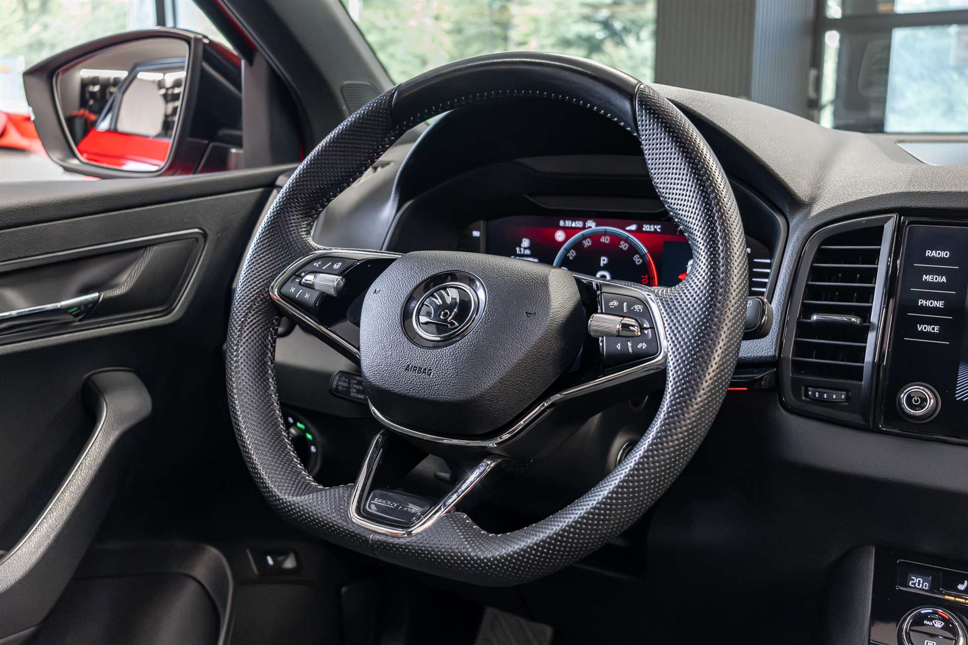 SKODA Karoq 2.0 TSI SportLine 4x4 DSG-image-7
