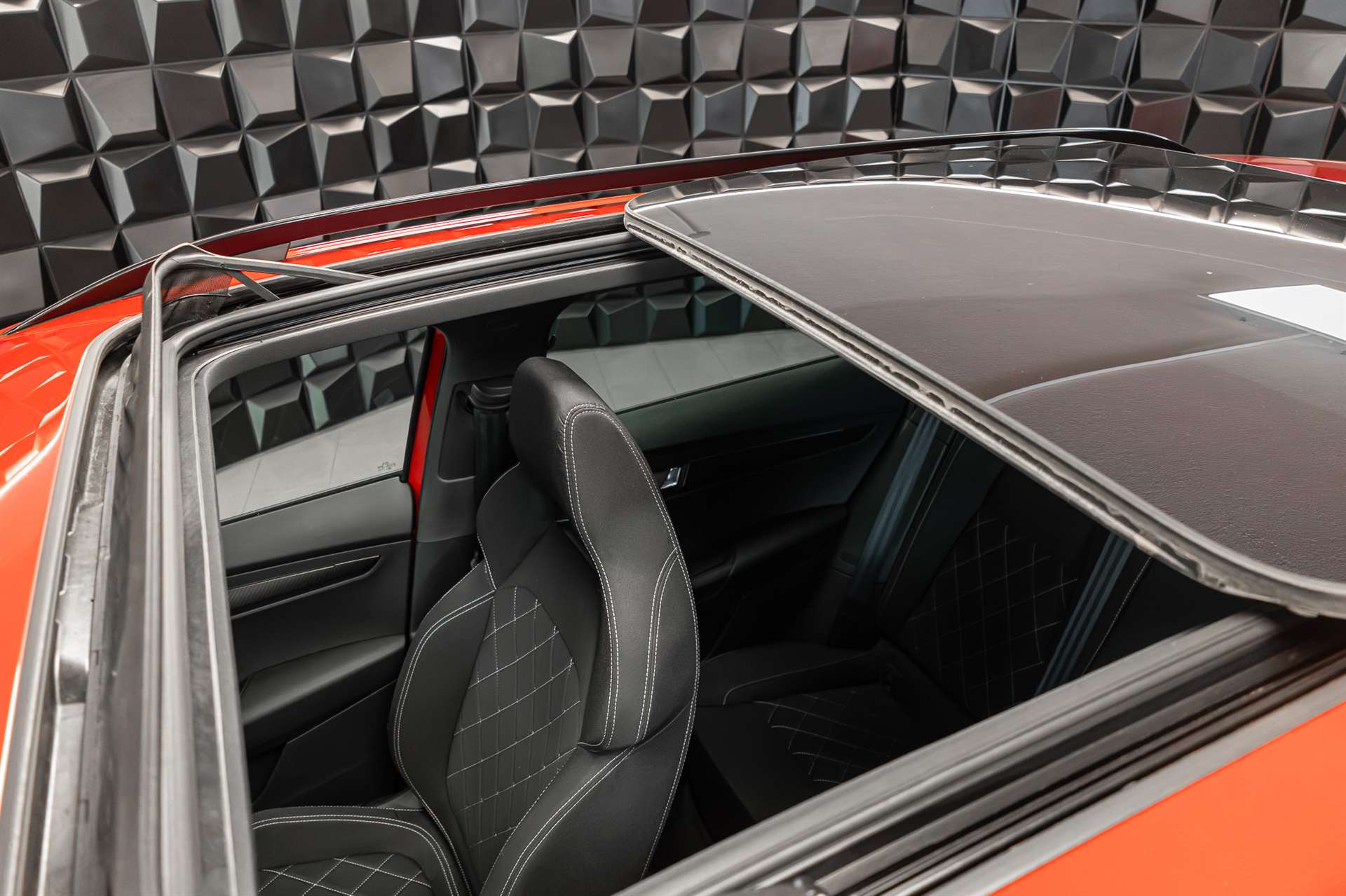 SKODA Karoq 2.0 TSI SportLine 4x4 DSG-image-5
