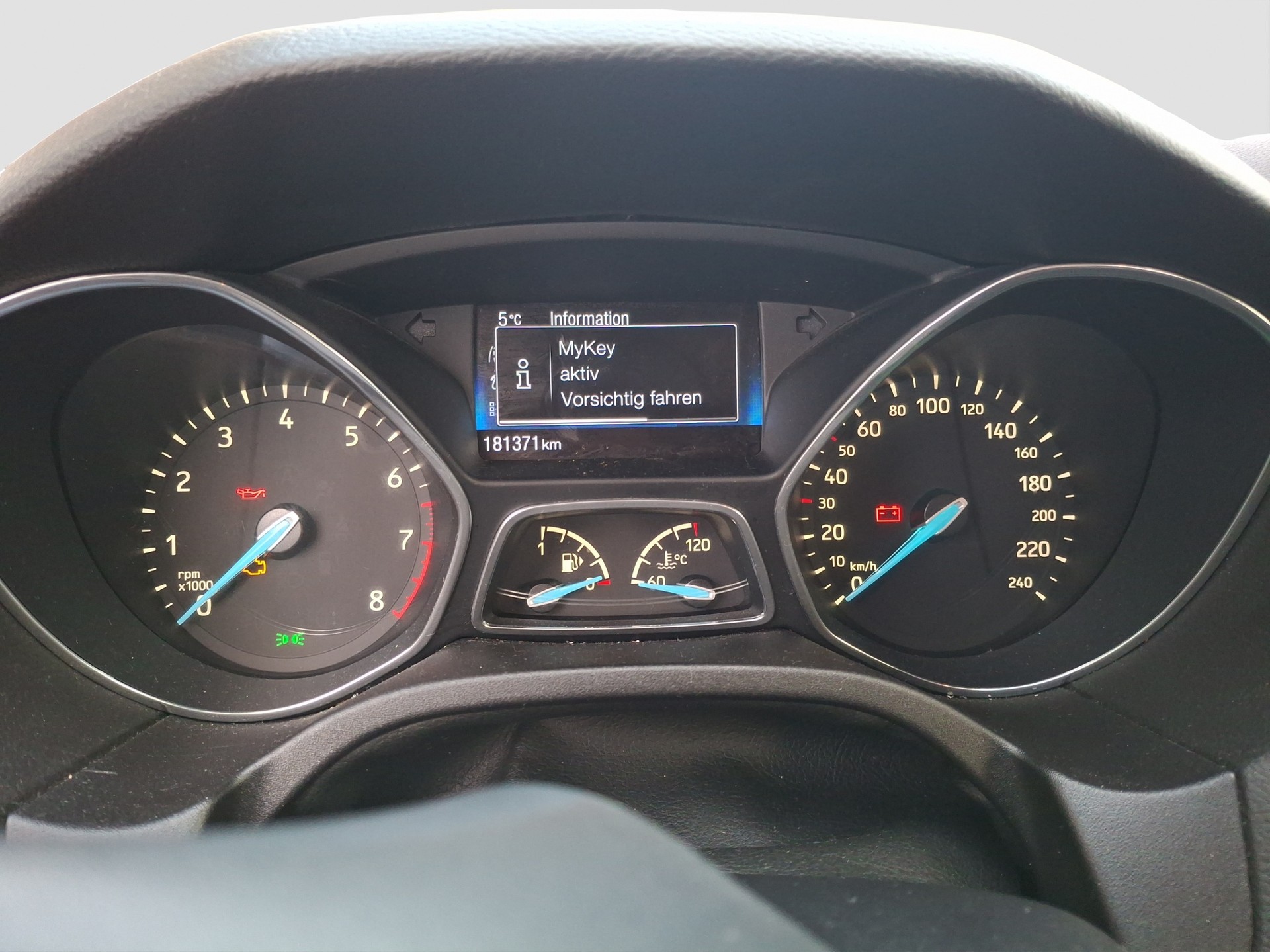 FORD Focus 1.0 SCTi Trend-image-7