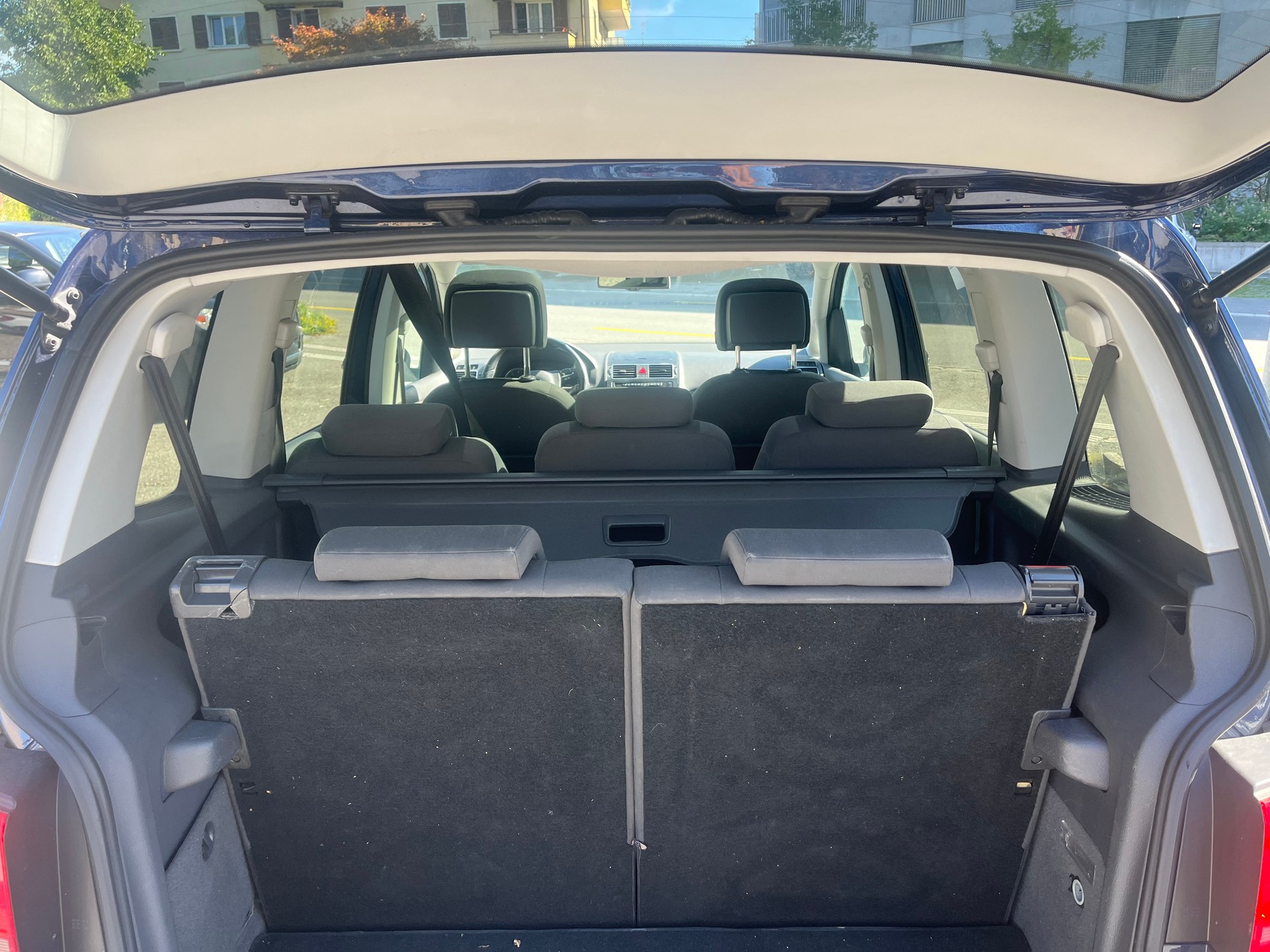 VW Touran 1.4 TSI EcoFuel Comfortline DSG-image-4